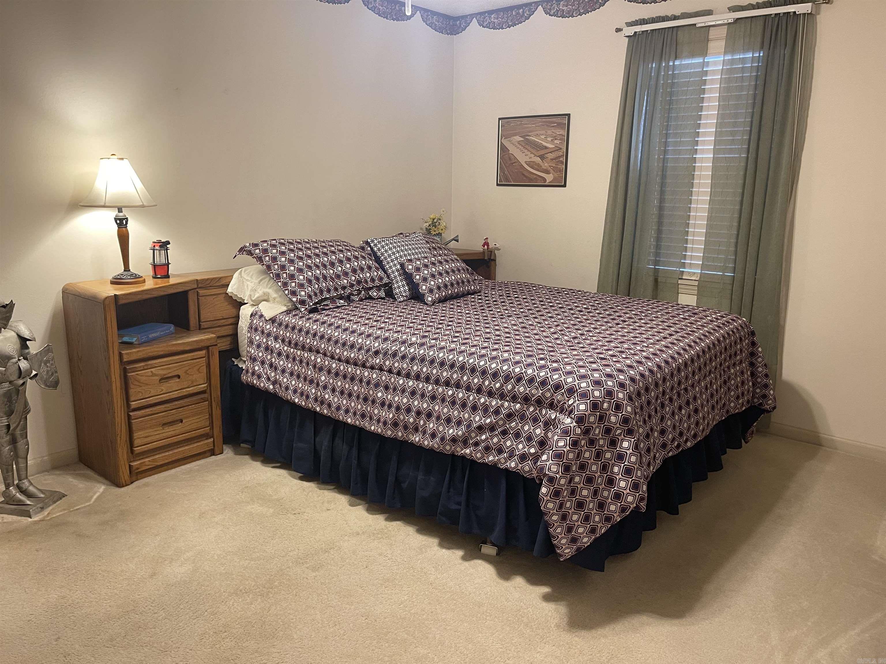 RIVER OAKS COMMONS - Residential