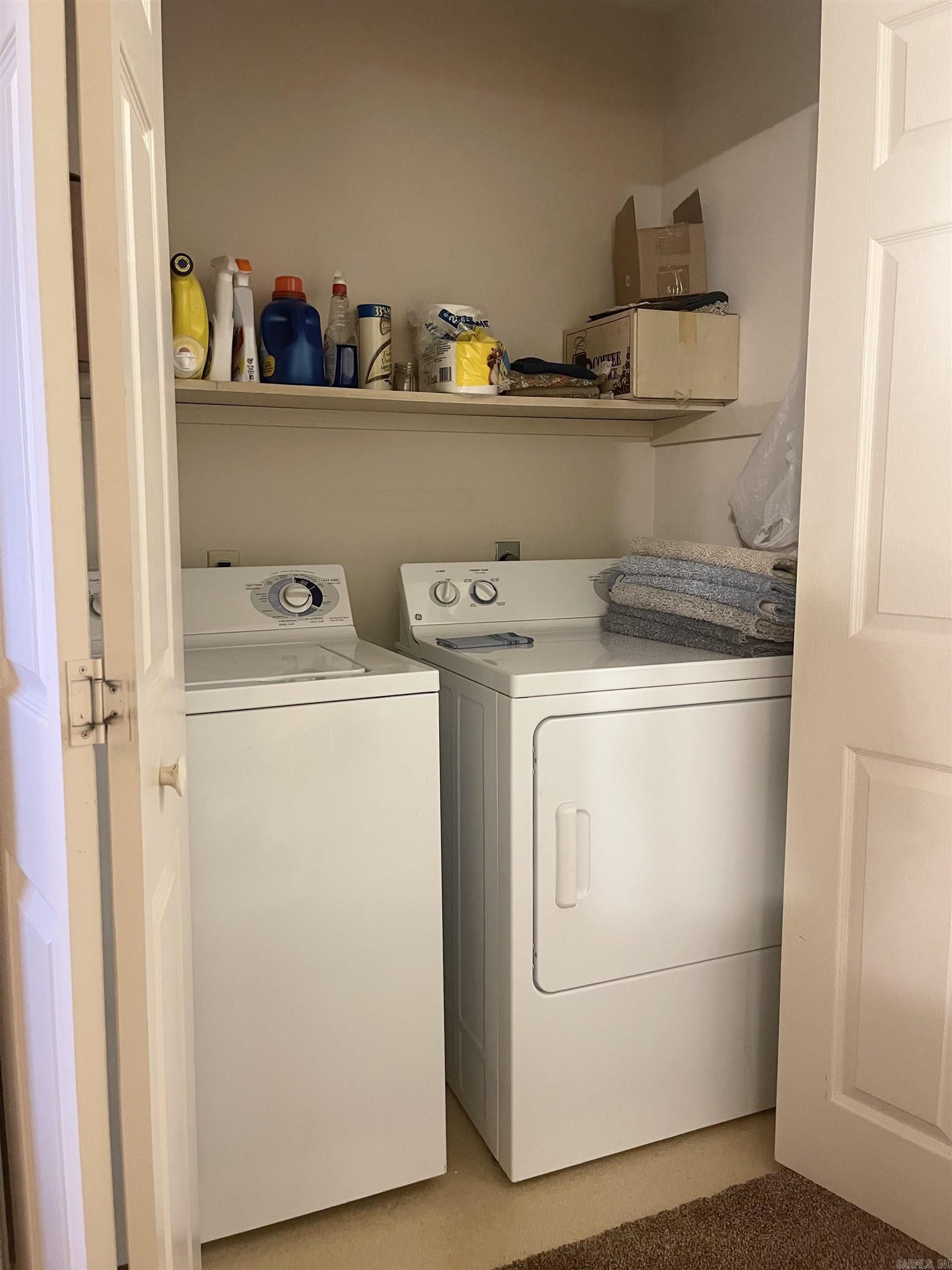 RIVER OAKS COMMONS - Residential