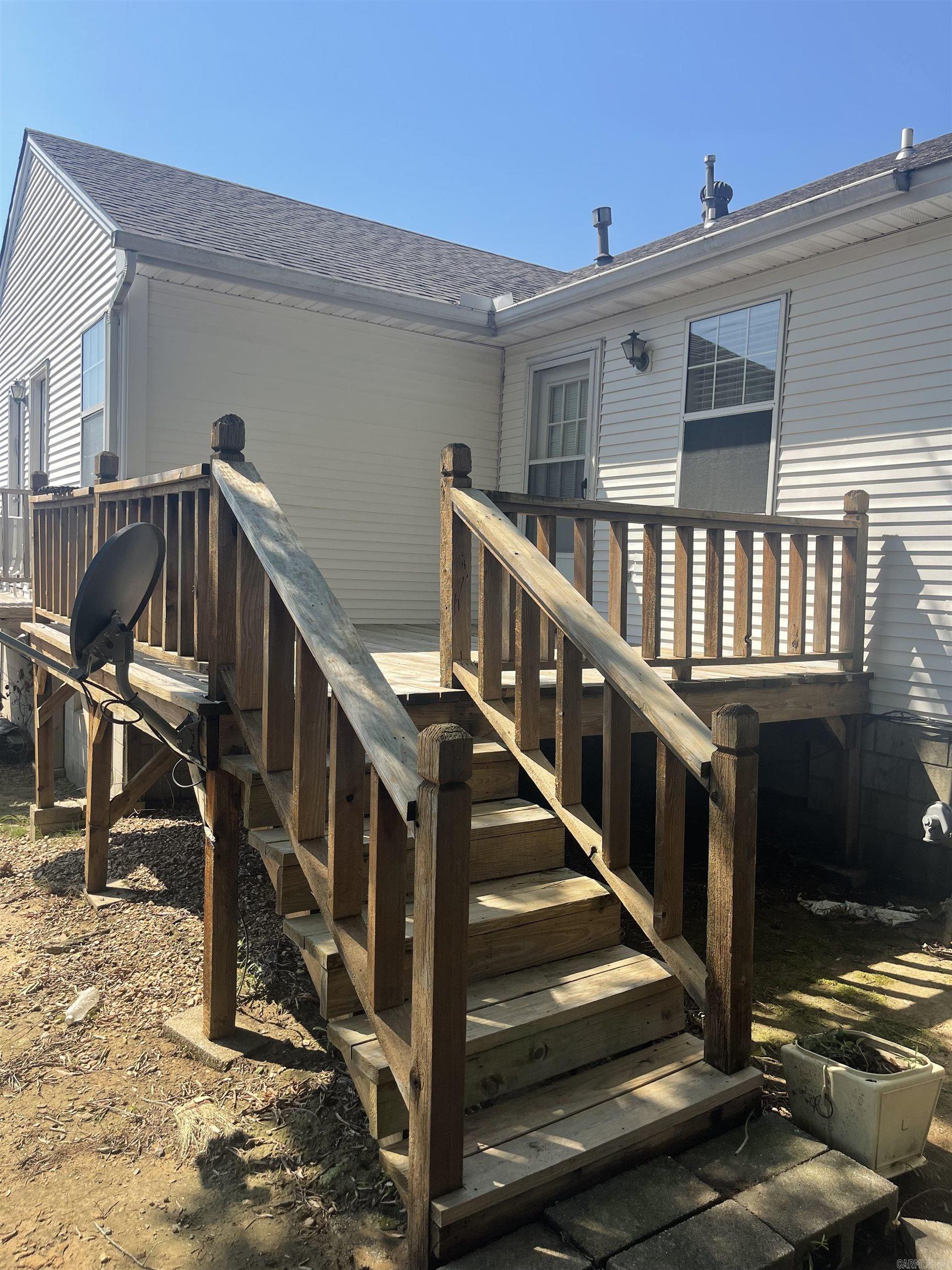 RIVER OAKS COMMONS - Residential