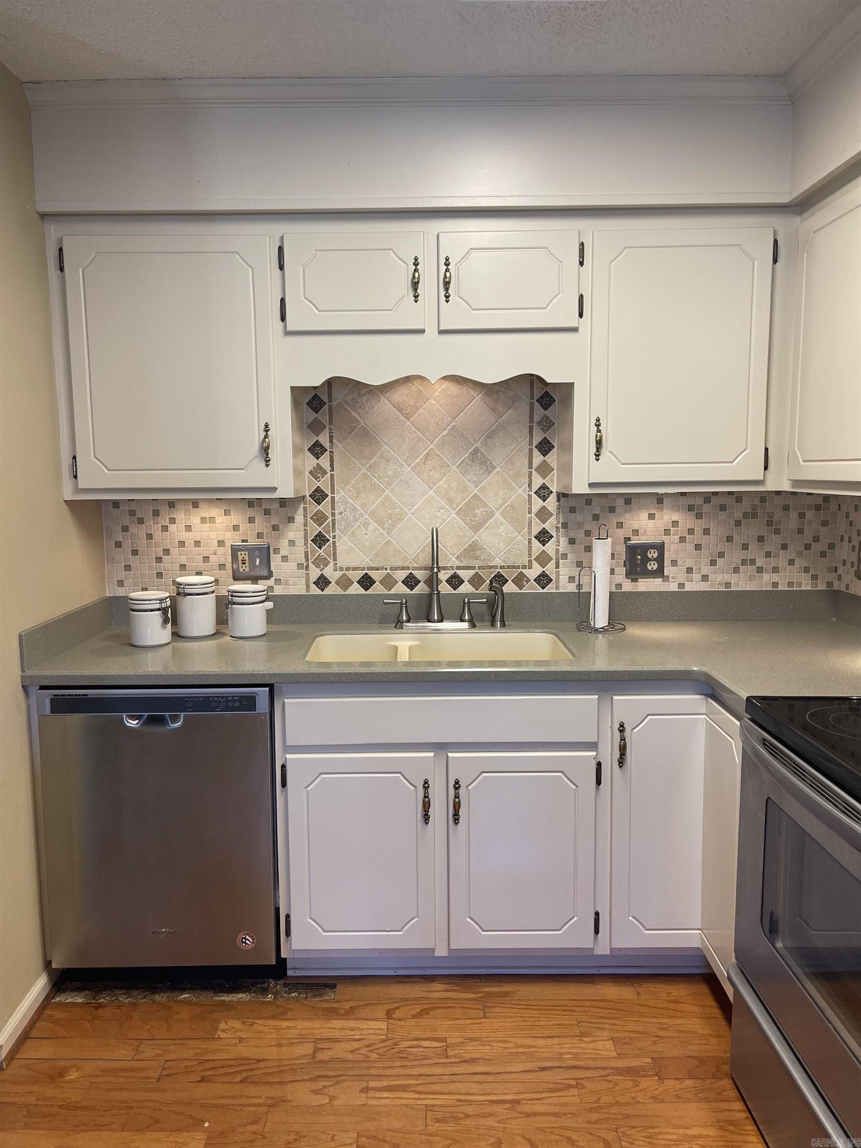 RIVER OAKS COMMONS - Residential