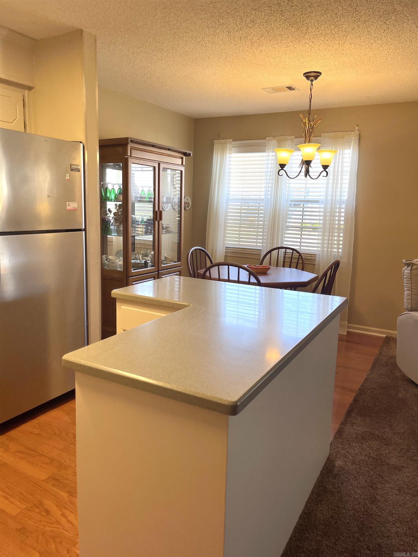 RIVER OAKS COMMONS - Residential