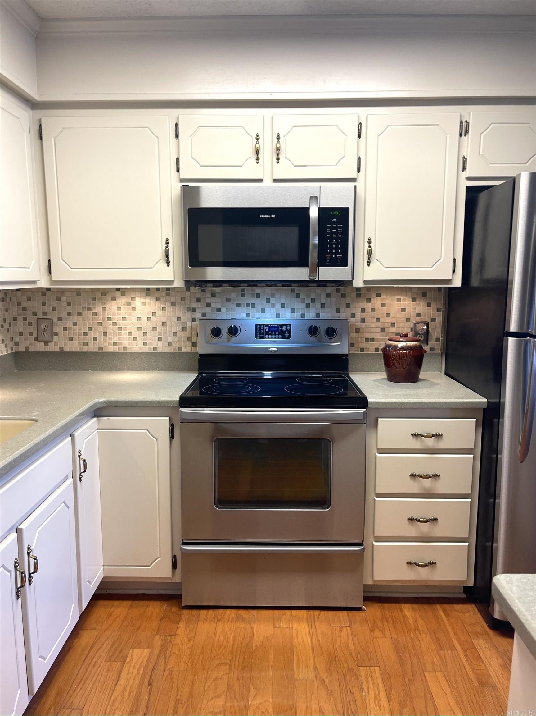 RIVER OAKS COMMONS - Residential