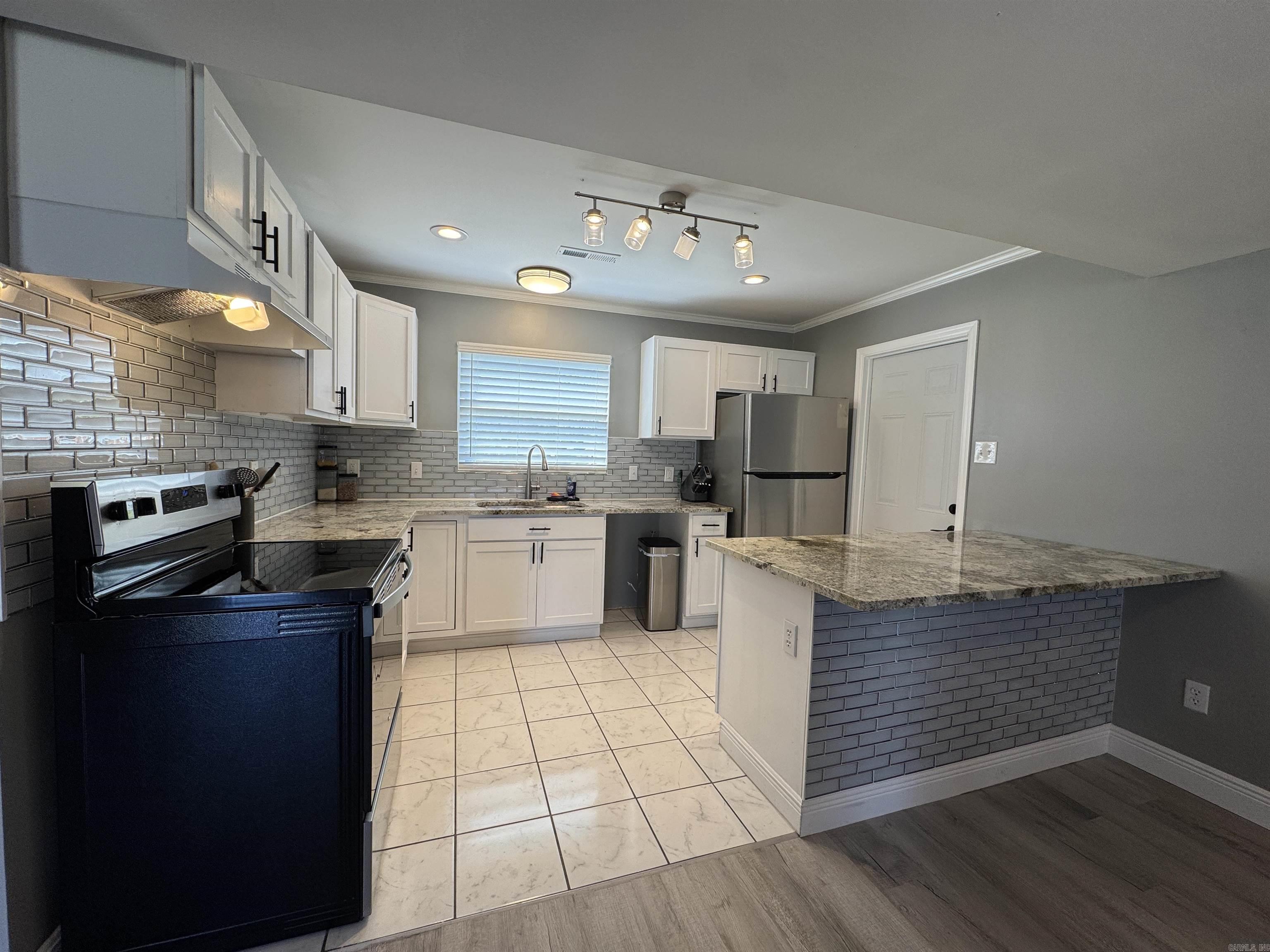 WOODLAND RIDGE - Residential