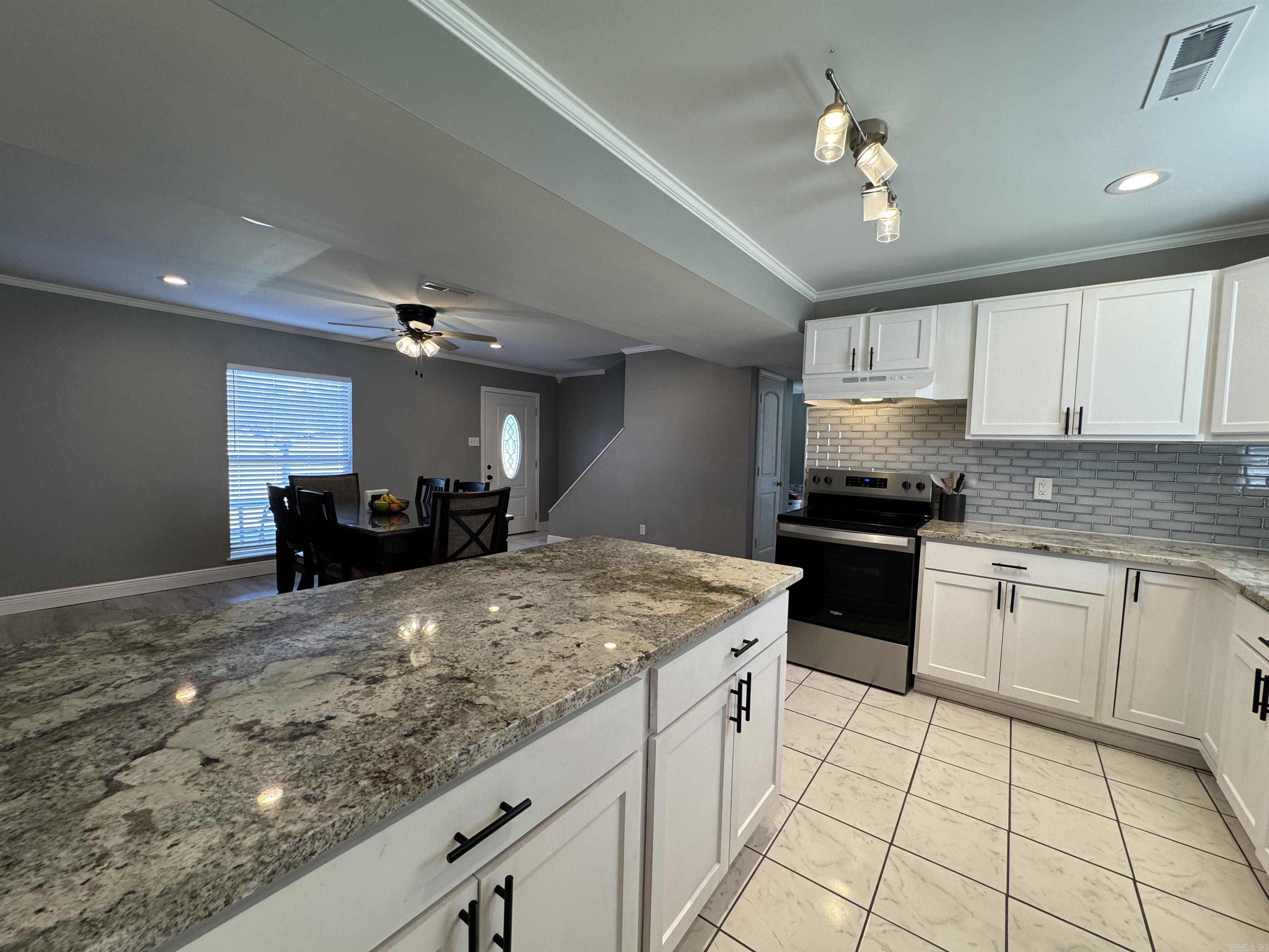 WOODLAND RIDGE - Residential