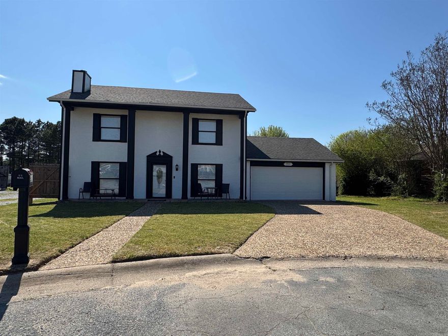 Located at the back of a cul-de-sac is this beautifully updated 3 bedroom, 2.5 bathroom house offering 1,600 sqft of living space! Relax in the large primary suite with a spa-like bath or relax by the cozy fireplace. Don’t miss out on the beautiful home!