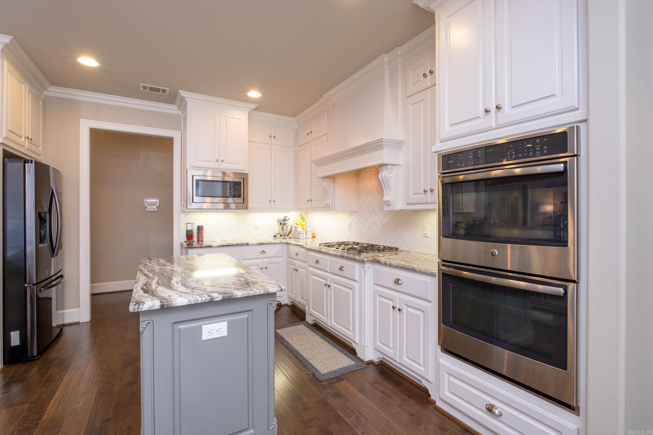 CHENAL VALLEY "MIRABEL COURT" - Residential