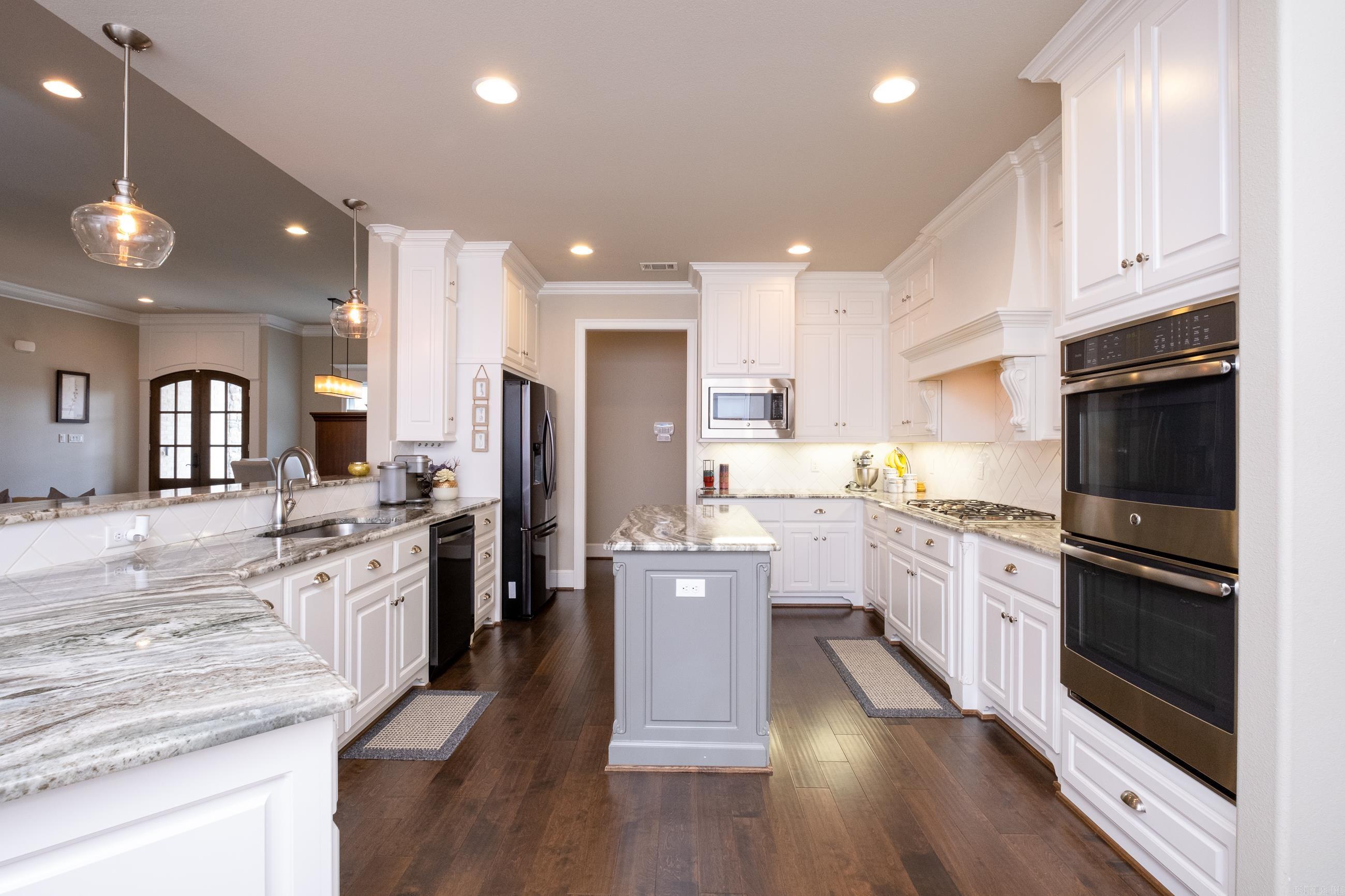 CHENAL VALLEY "MIRABEL COURT" - Residential