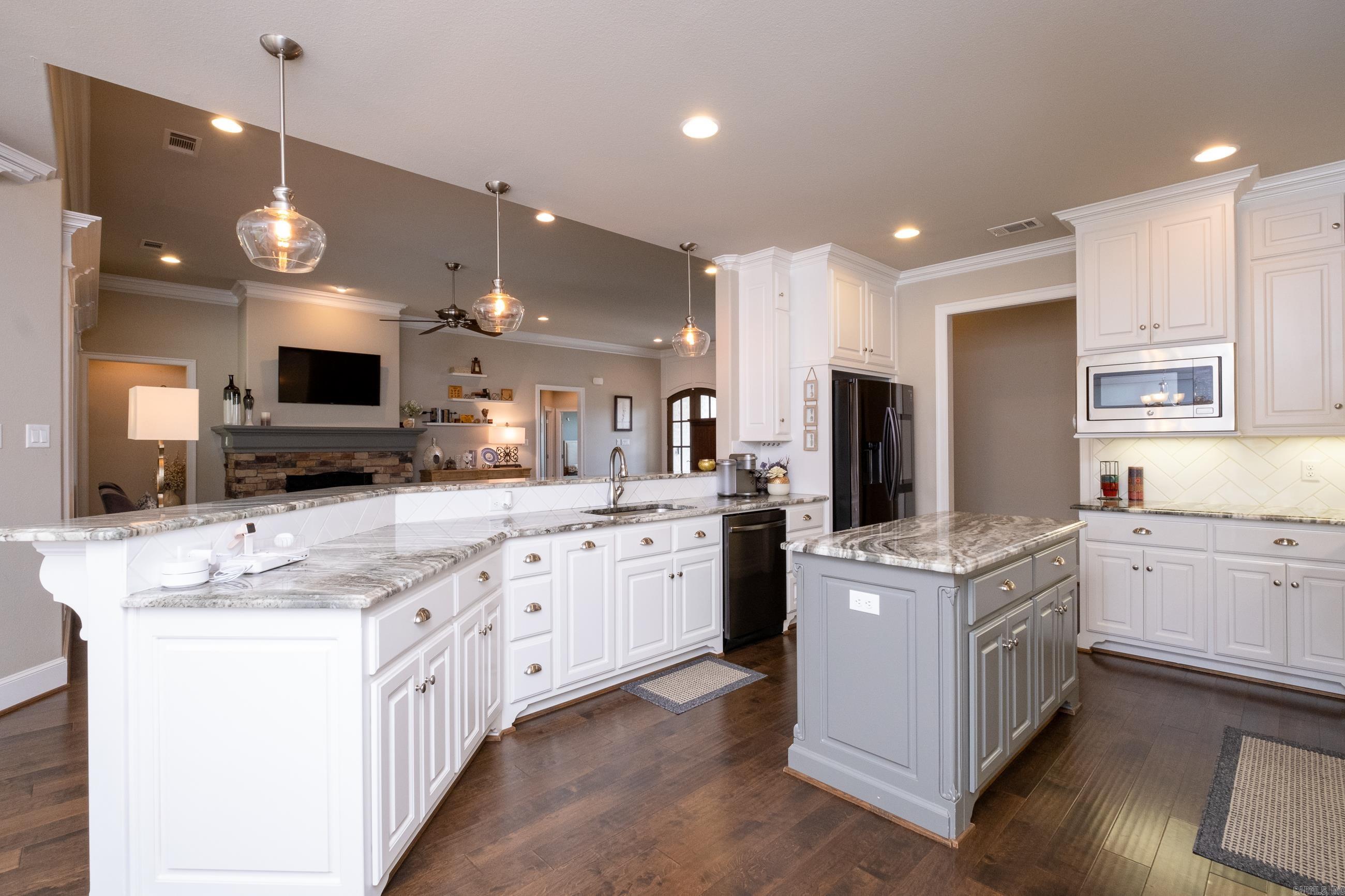 CHENAL VALLEY "MIRABEL COURT" - Residential