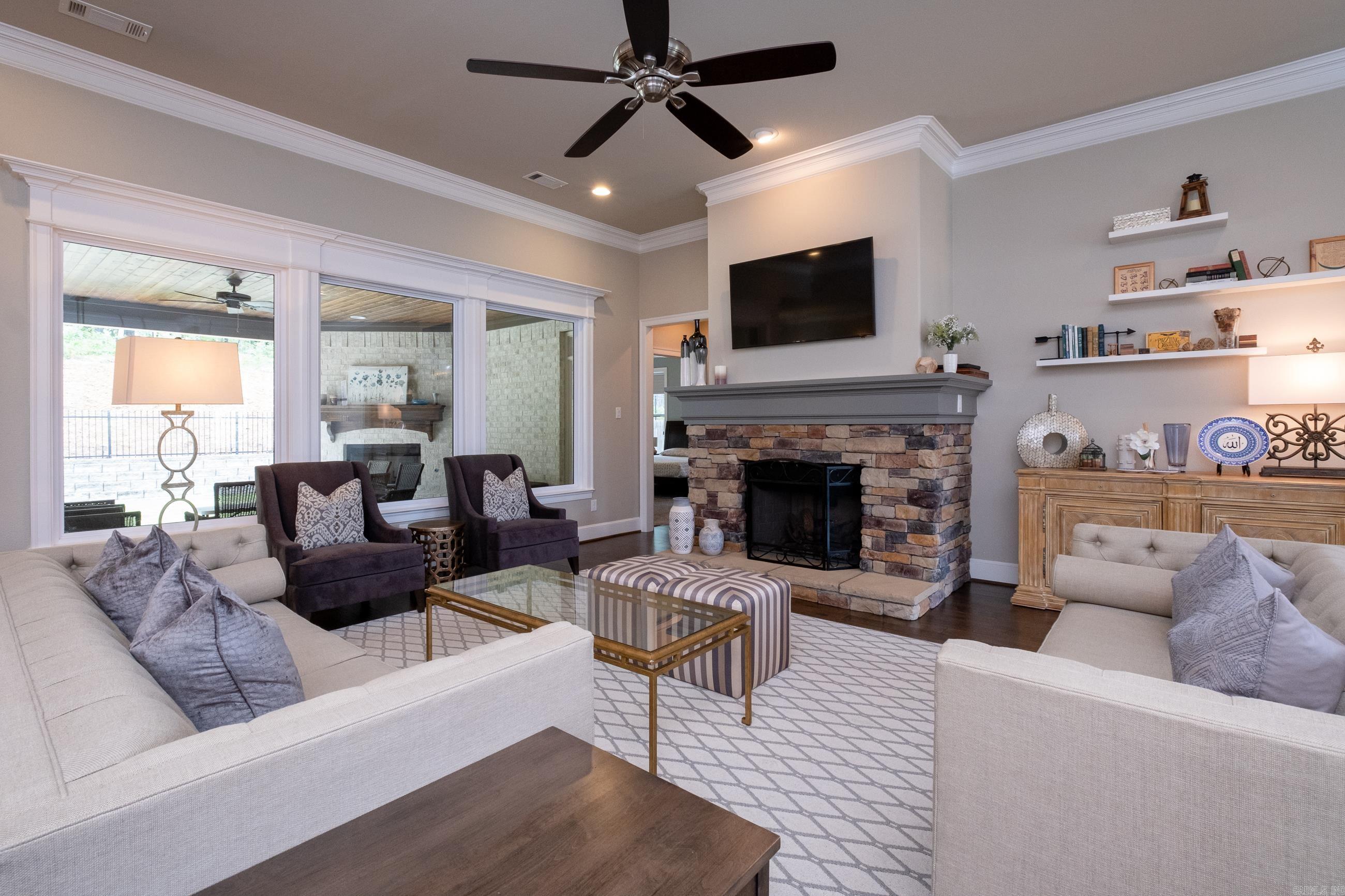 CHENAL VALLEY "MIRABEL COURT" - Residential