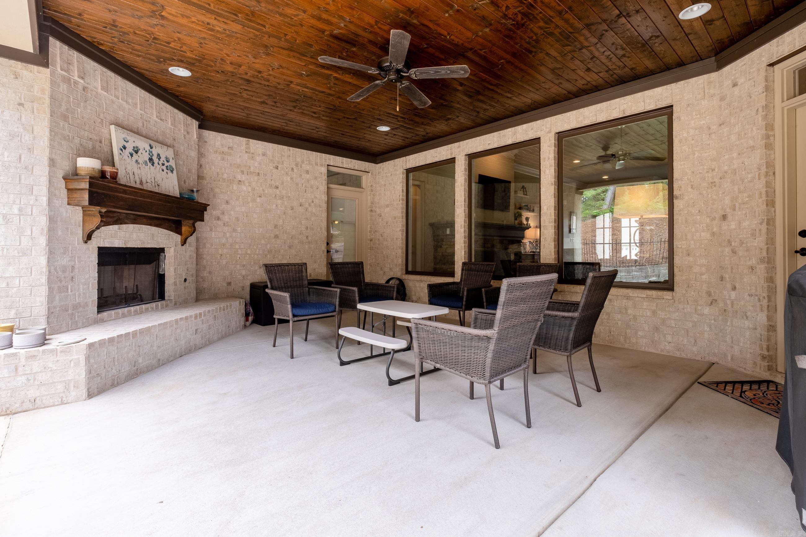 CHENAL VALLEY "MIRABEL COURT" - Residential