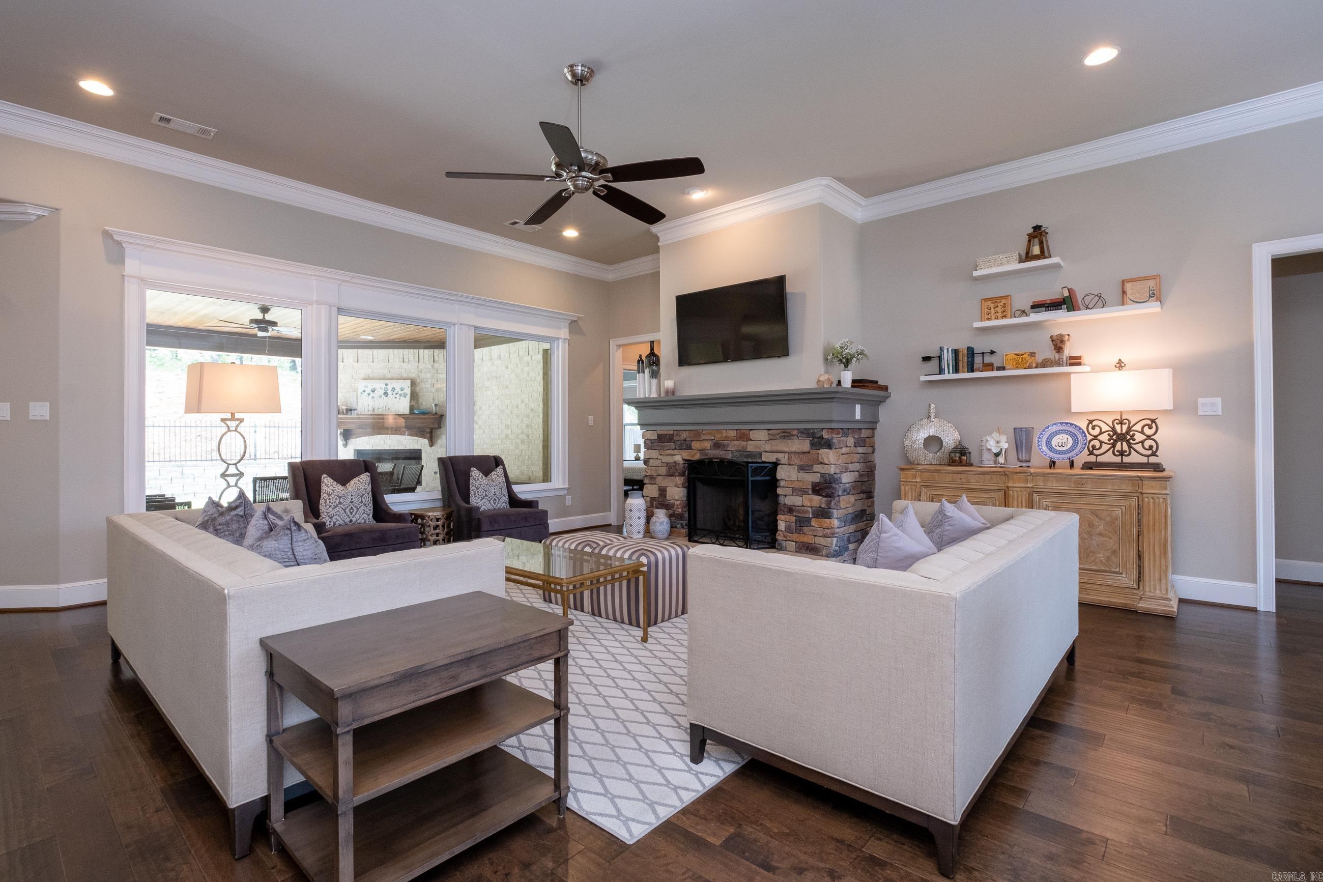 CHENAL VALLEY "MIRABEL COURT" - Residential