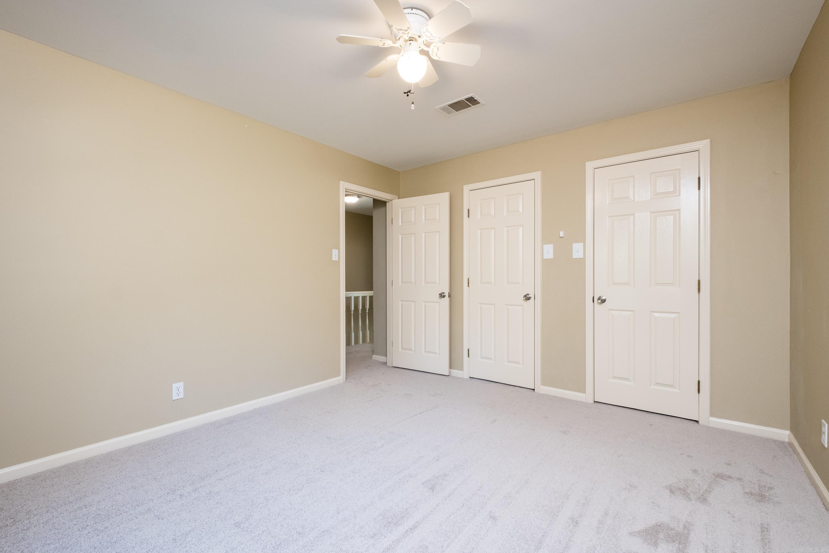 SECLUDED HILLS - Residential