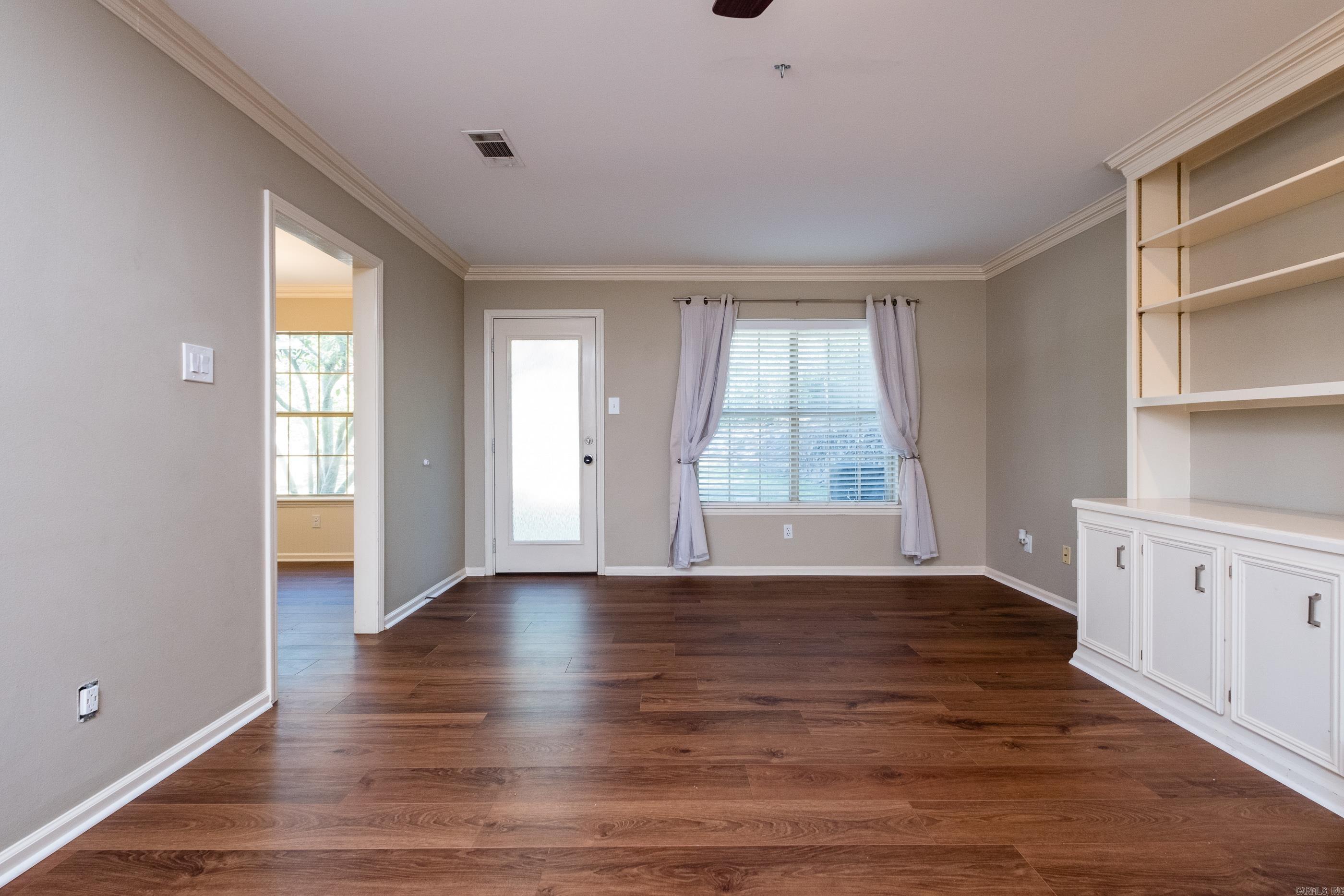 SECLUDED HILLS - Residential