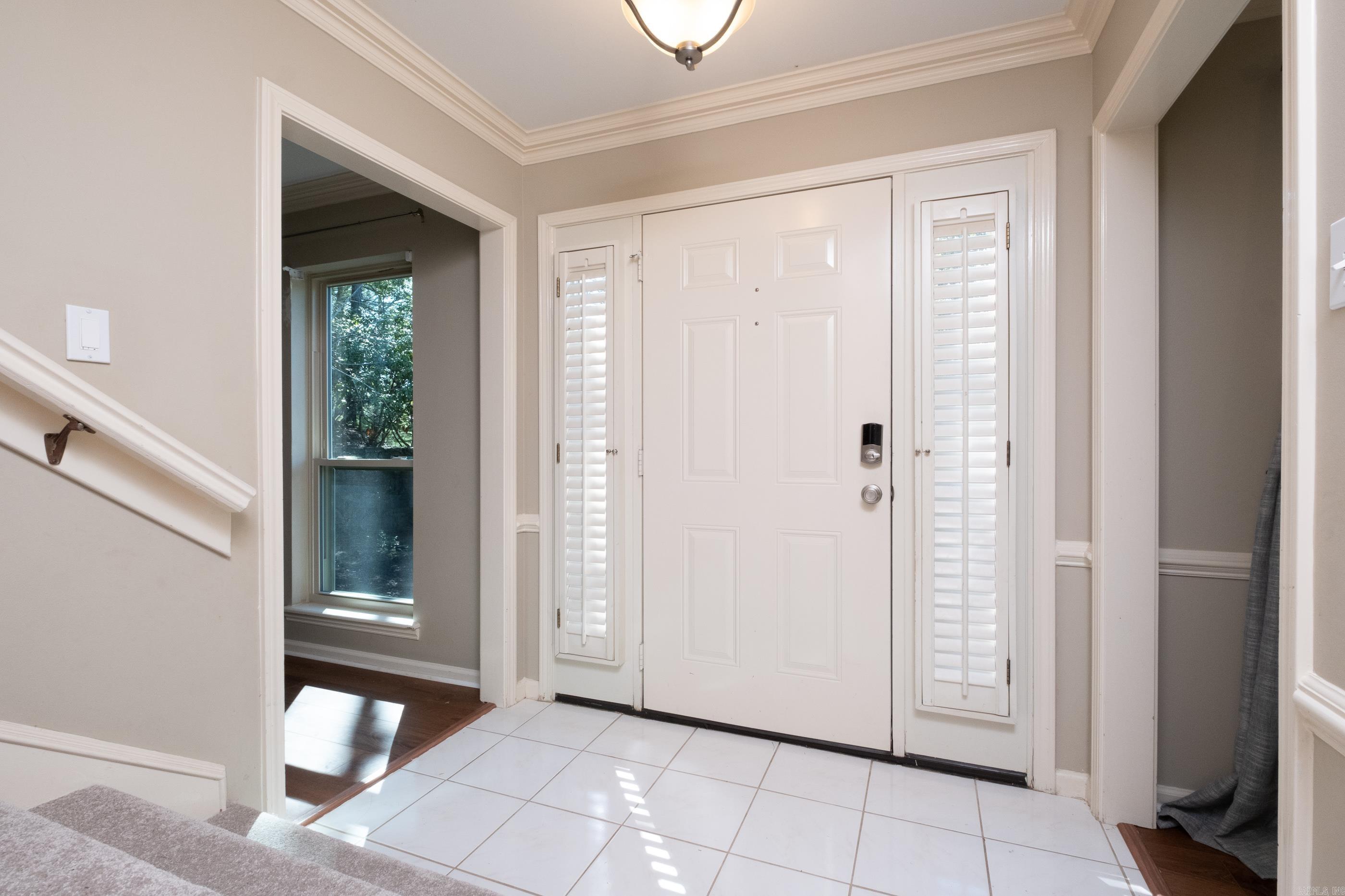 SECLUDED HILLS - Residential