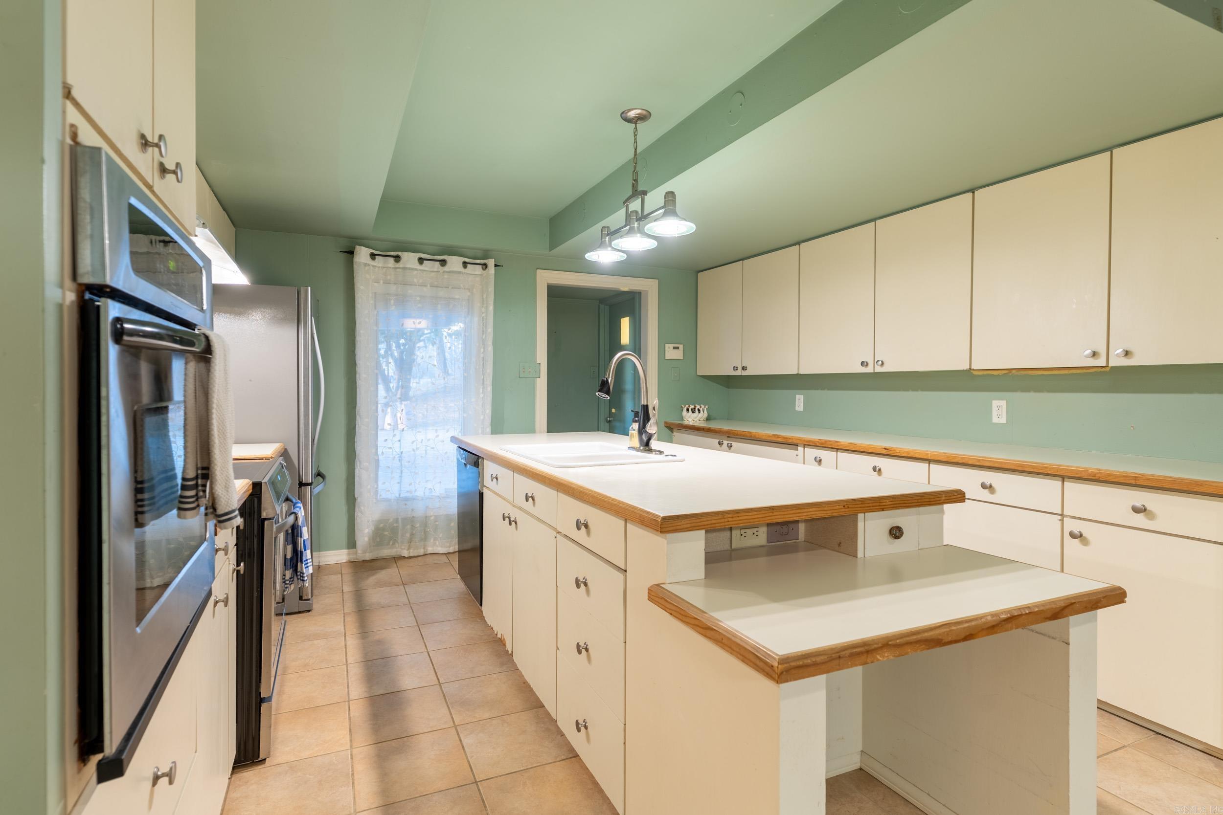 SHANNON HILLS EAST - Residential