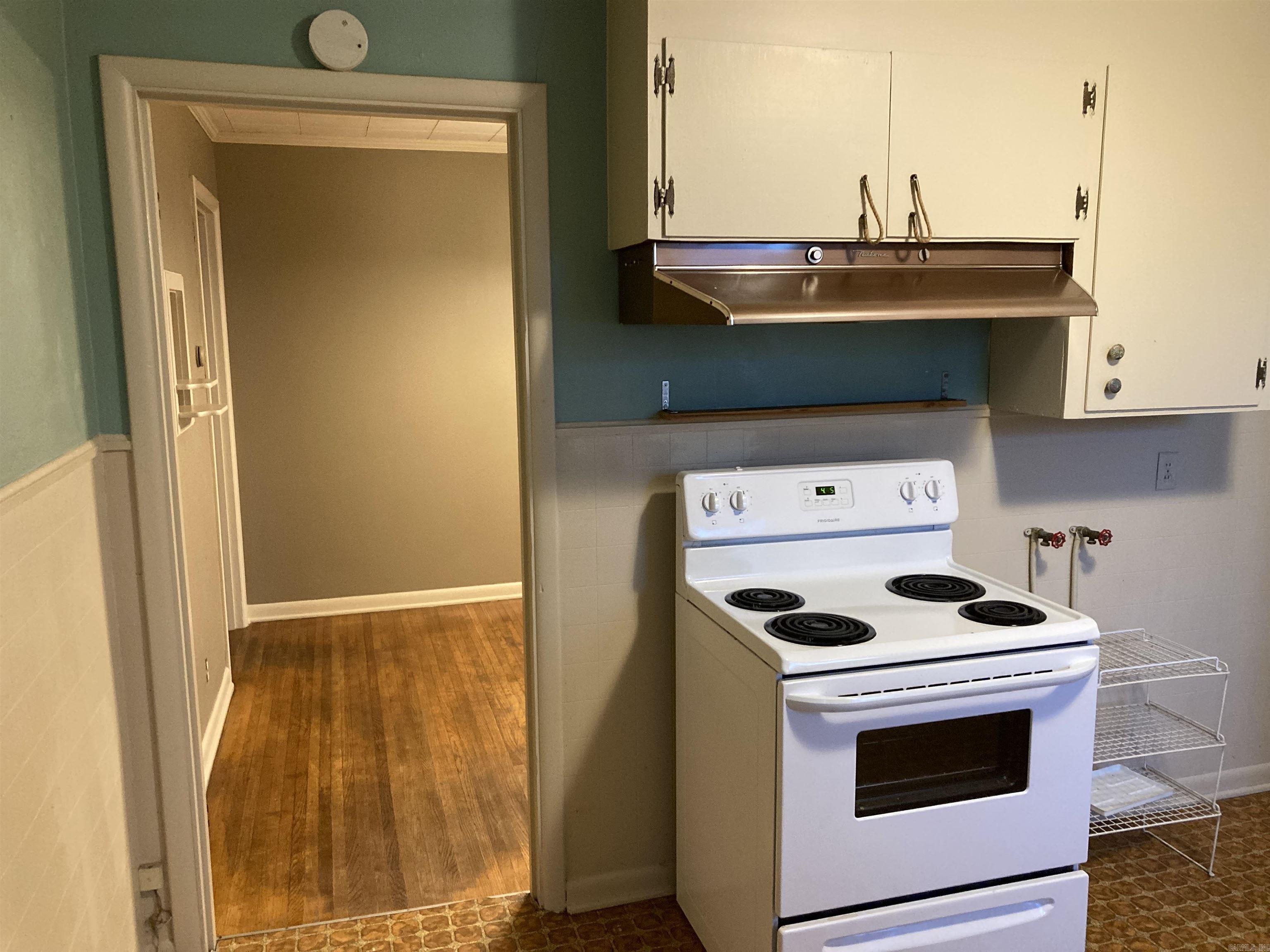 Powers WM T - Residential Lease