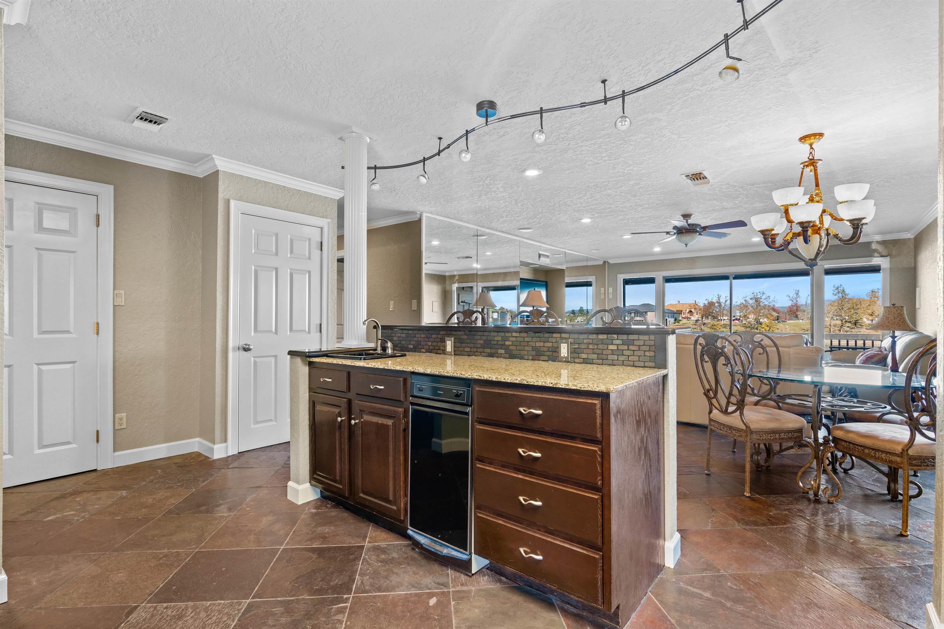 SOUTH SHORE HPR - Residential