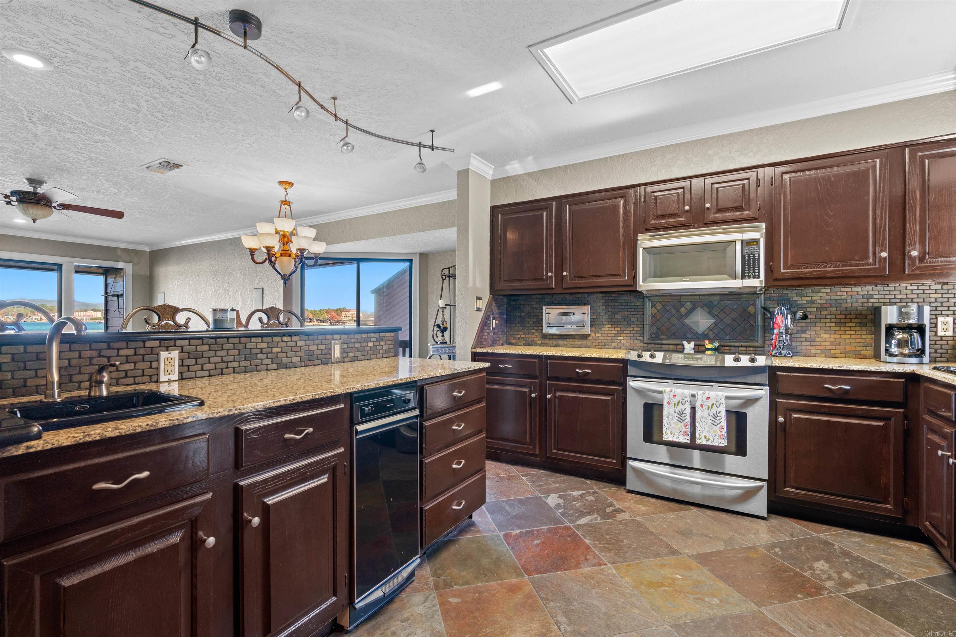 SOUTH SHORE HPR - Residential