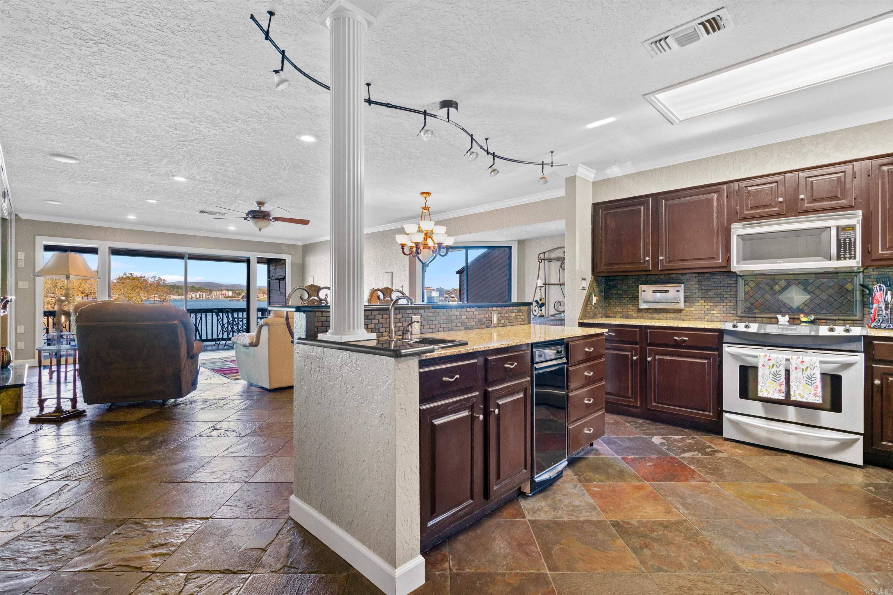 SOUTH SHORE HPR - Residential