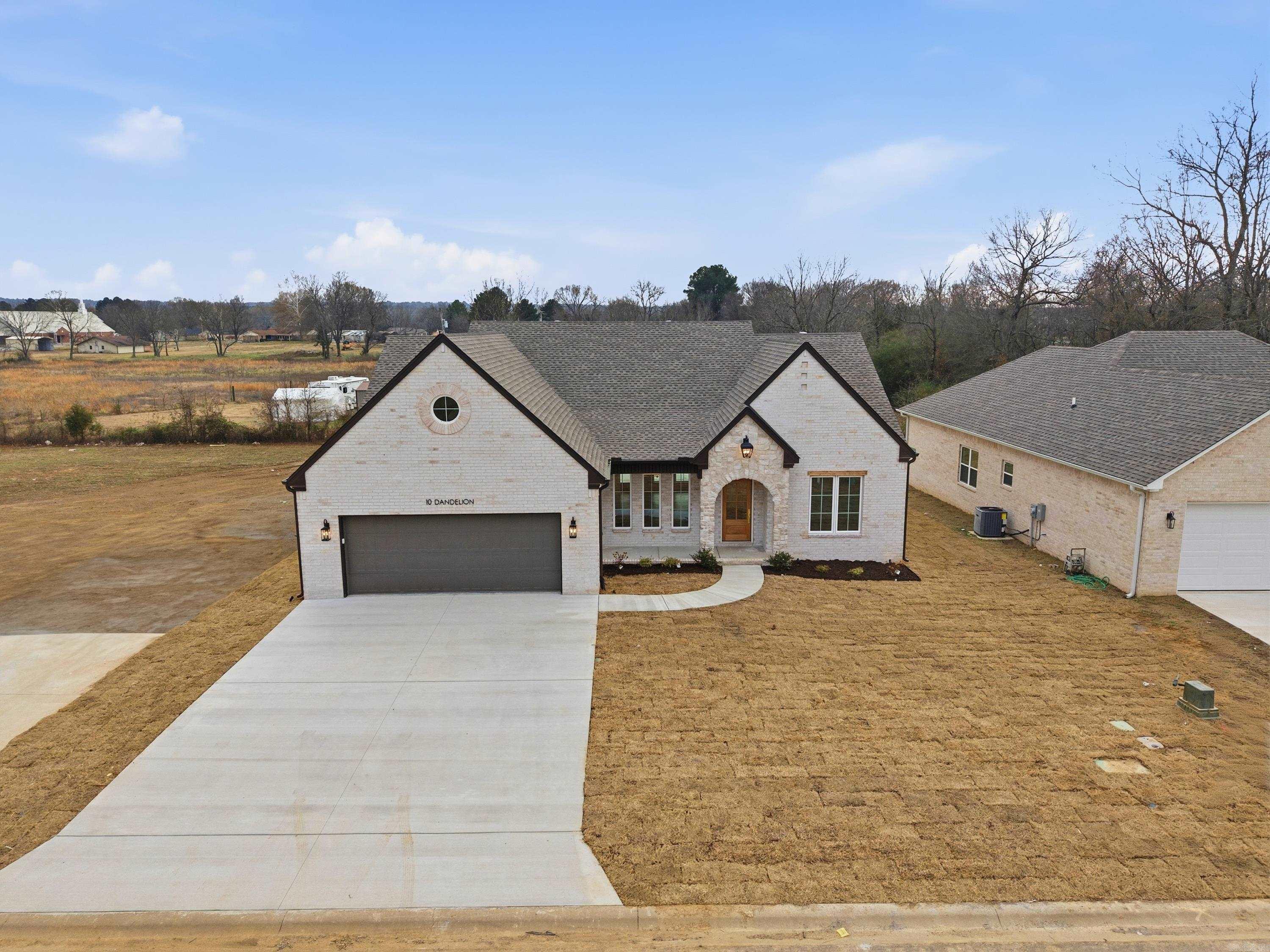 EAST MEADOW - Residential