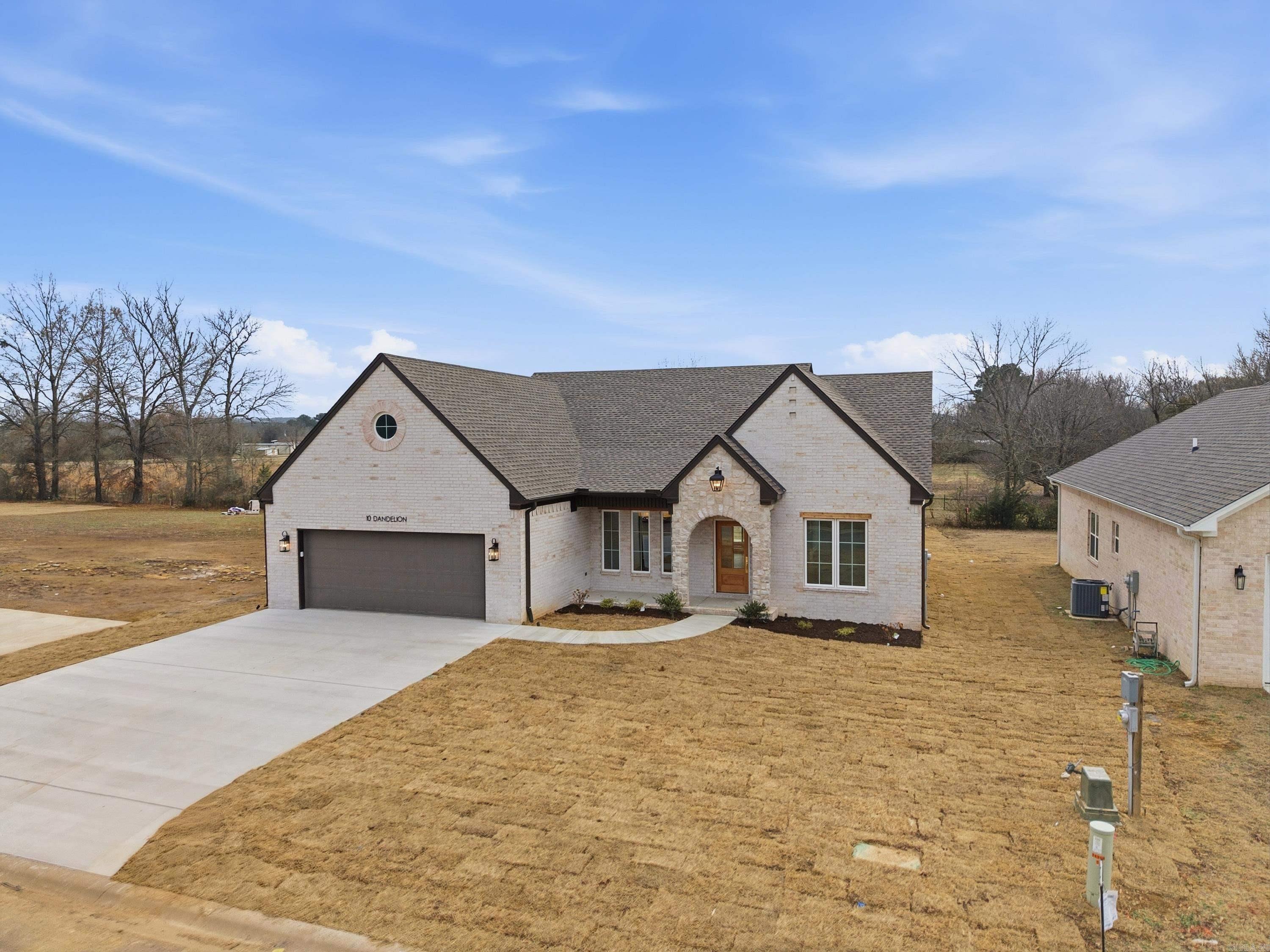 EAST MEADOW - Residential