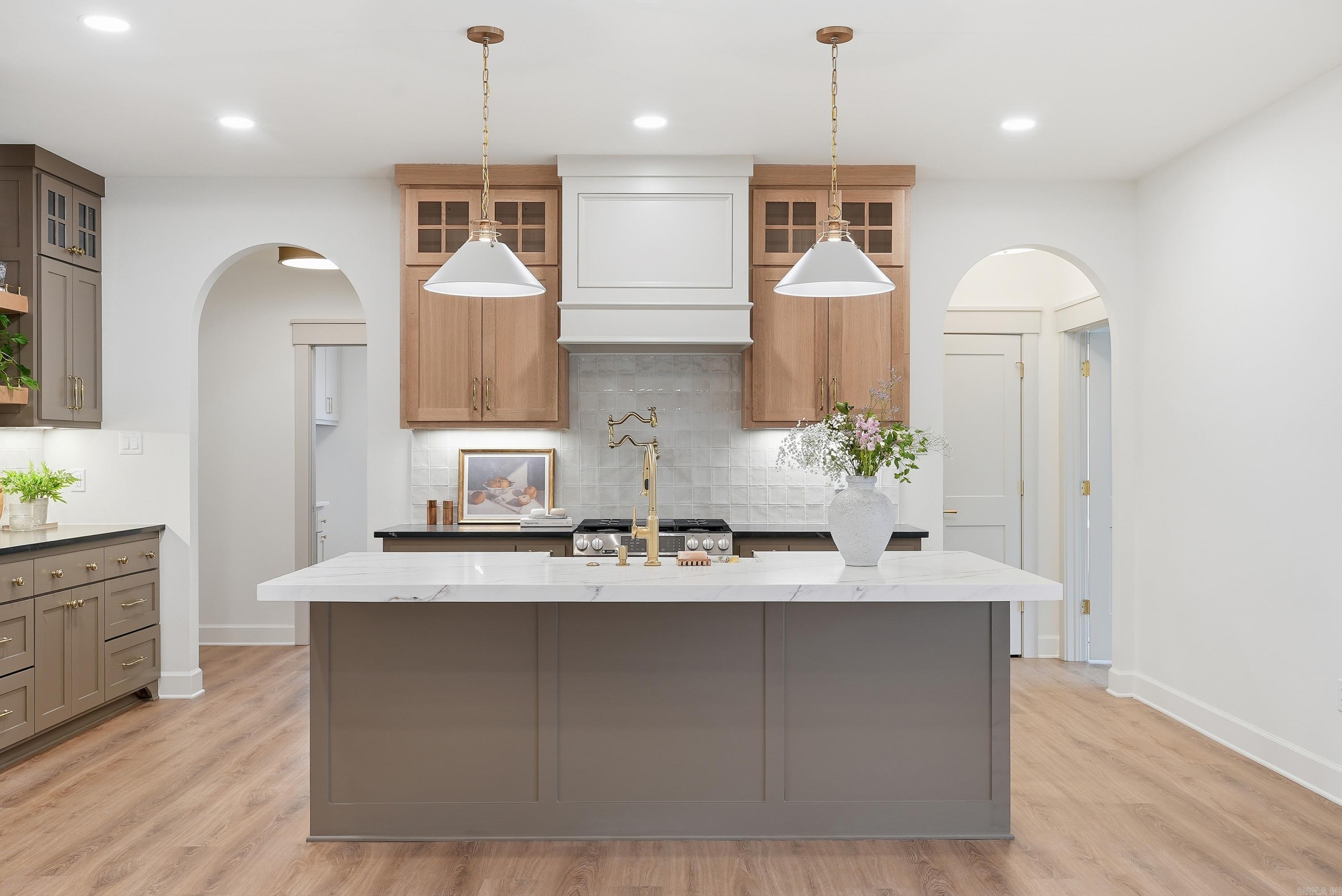 EAST MEADOW - Residential