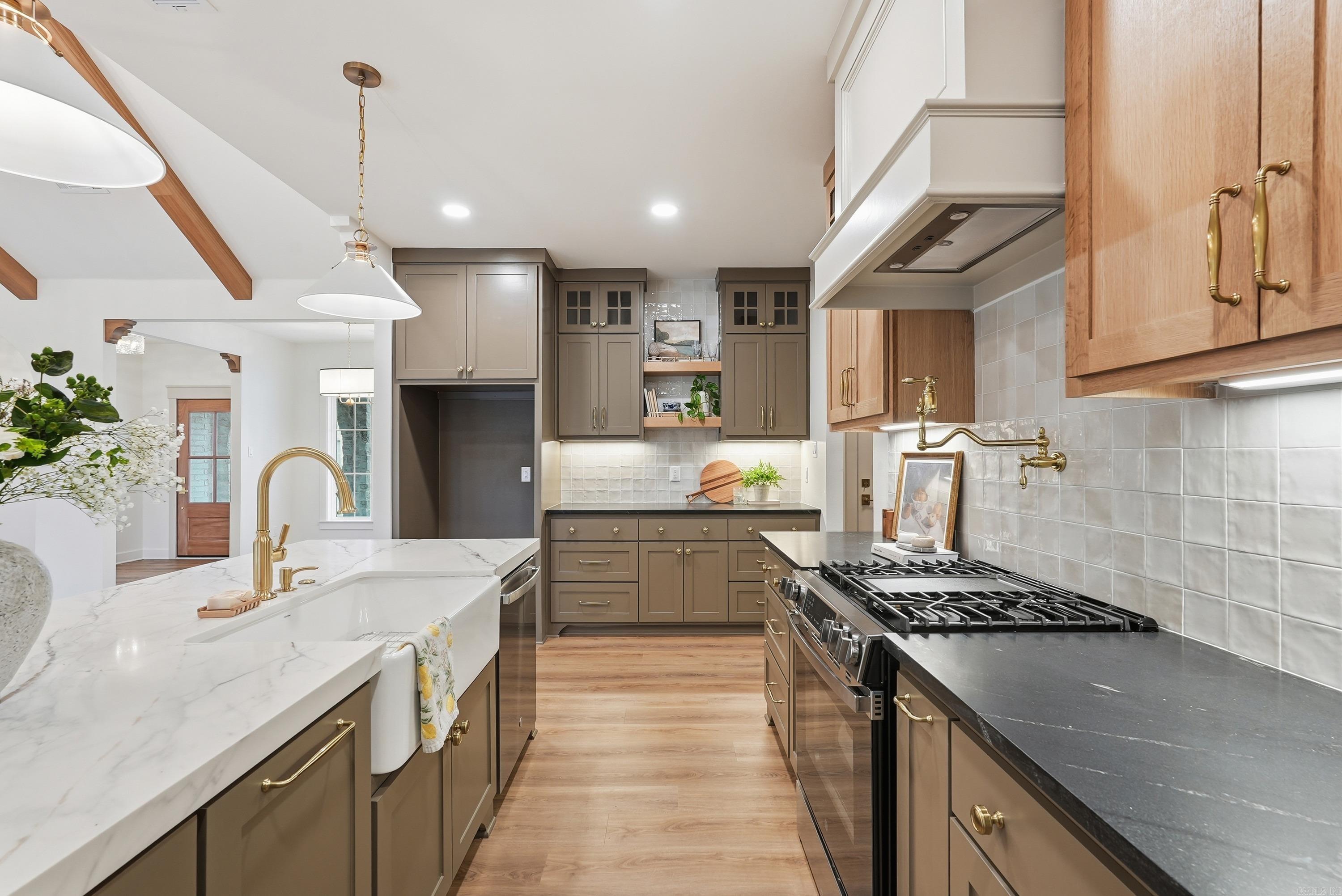 EAST MEADOW - Residential