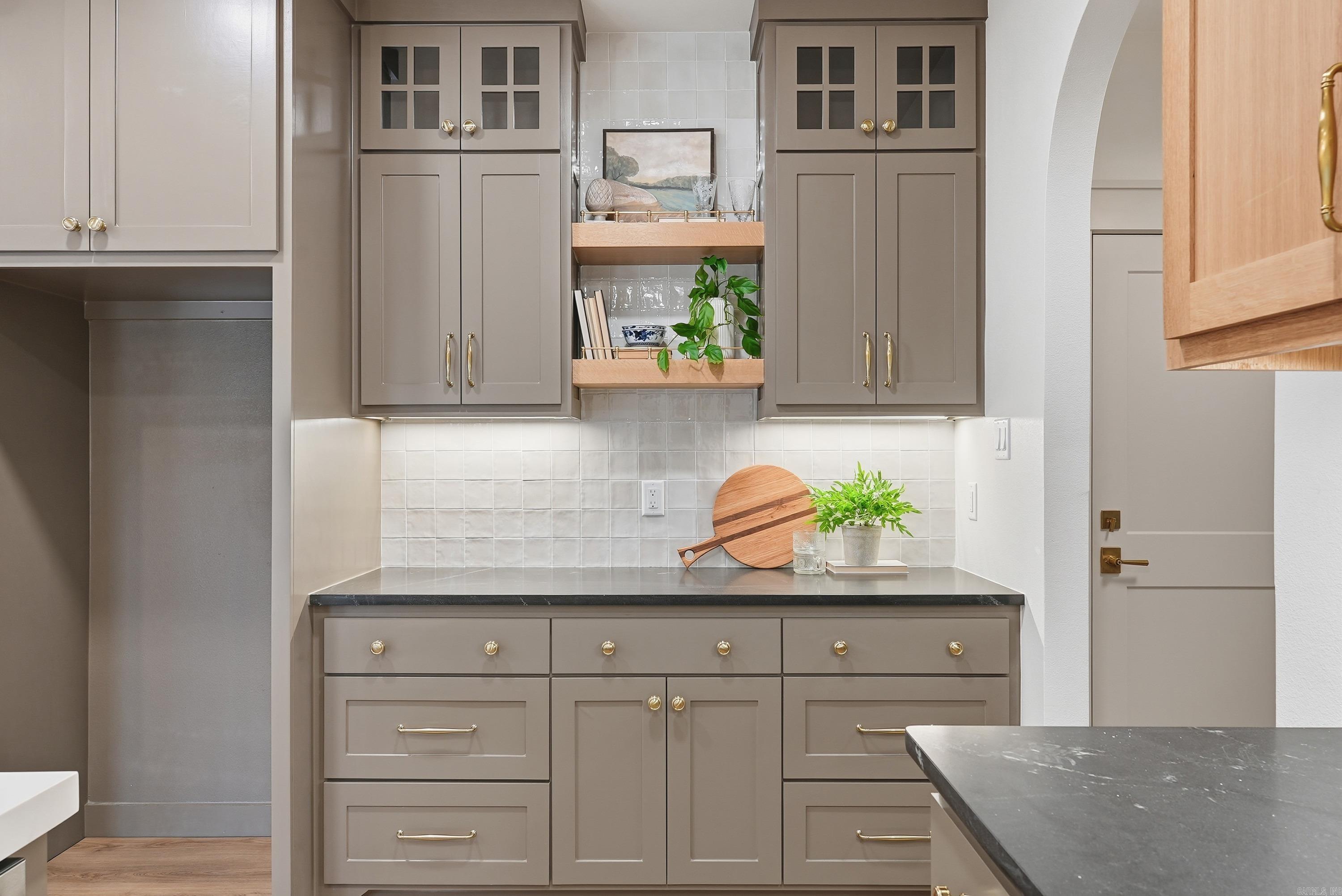 EAST MEADOW - Residential