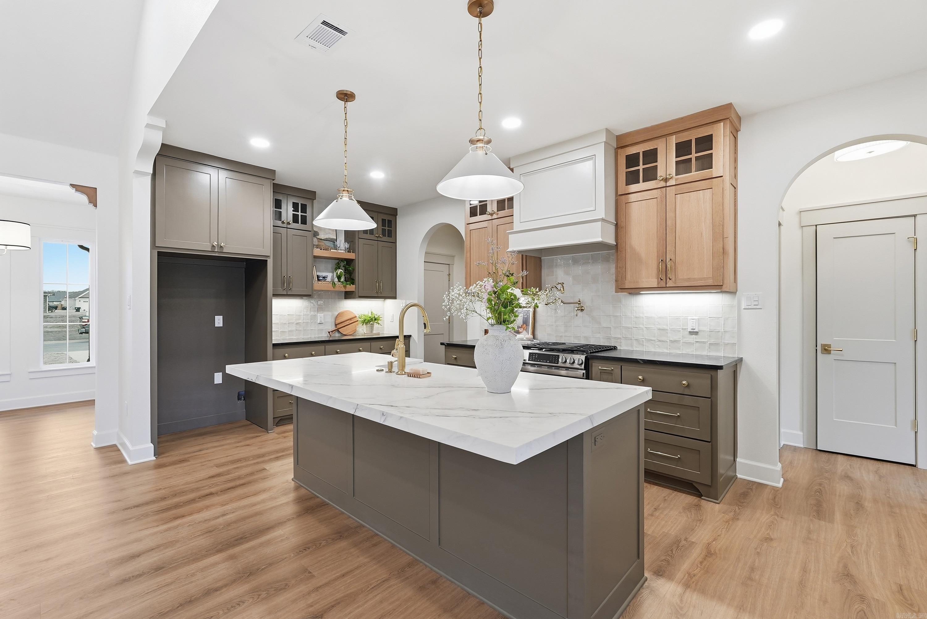 EAST MEADOW - Residential