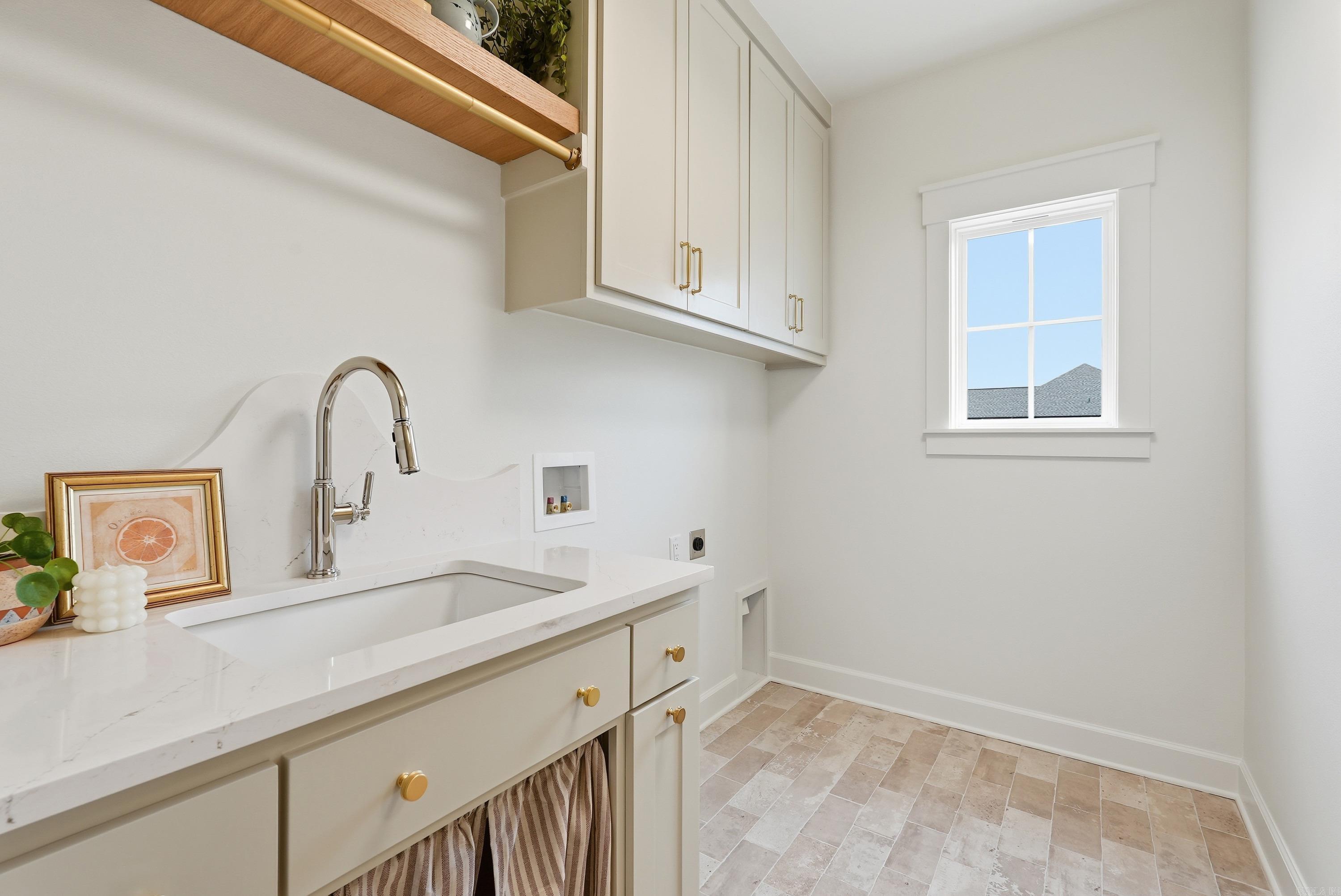 EAST MEADOW - Residential