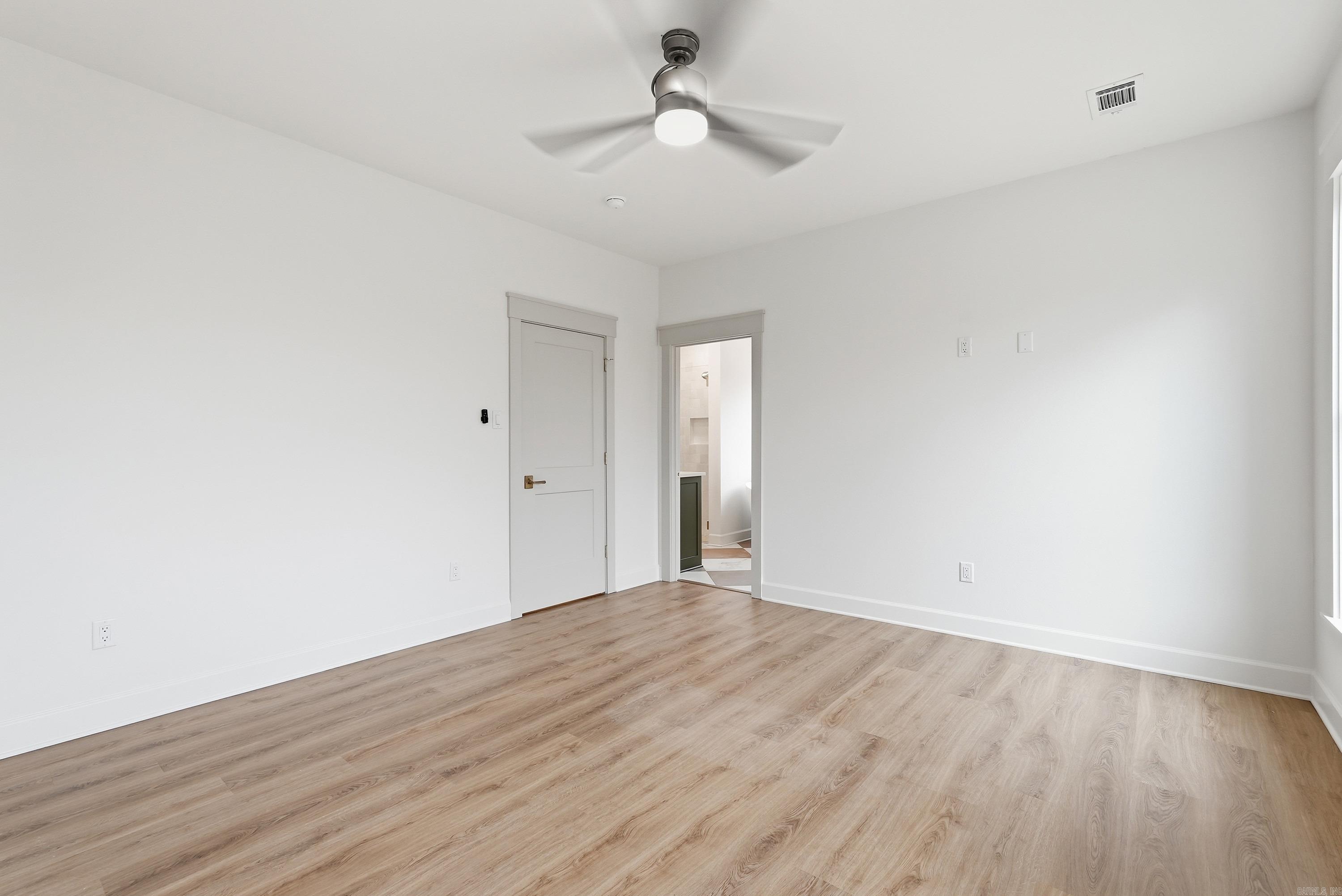 EAST MEADOW - Residential