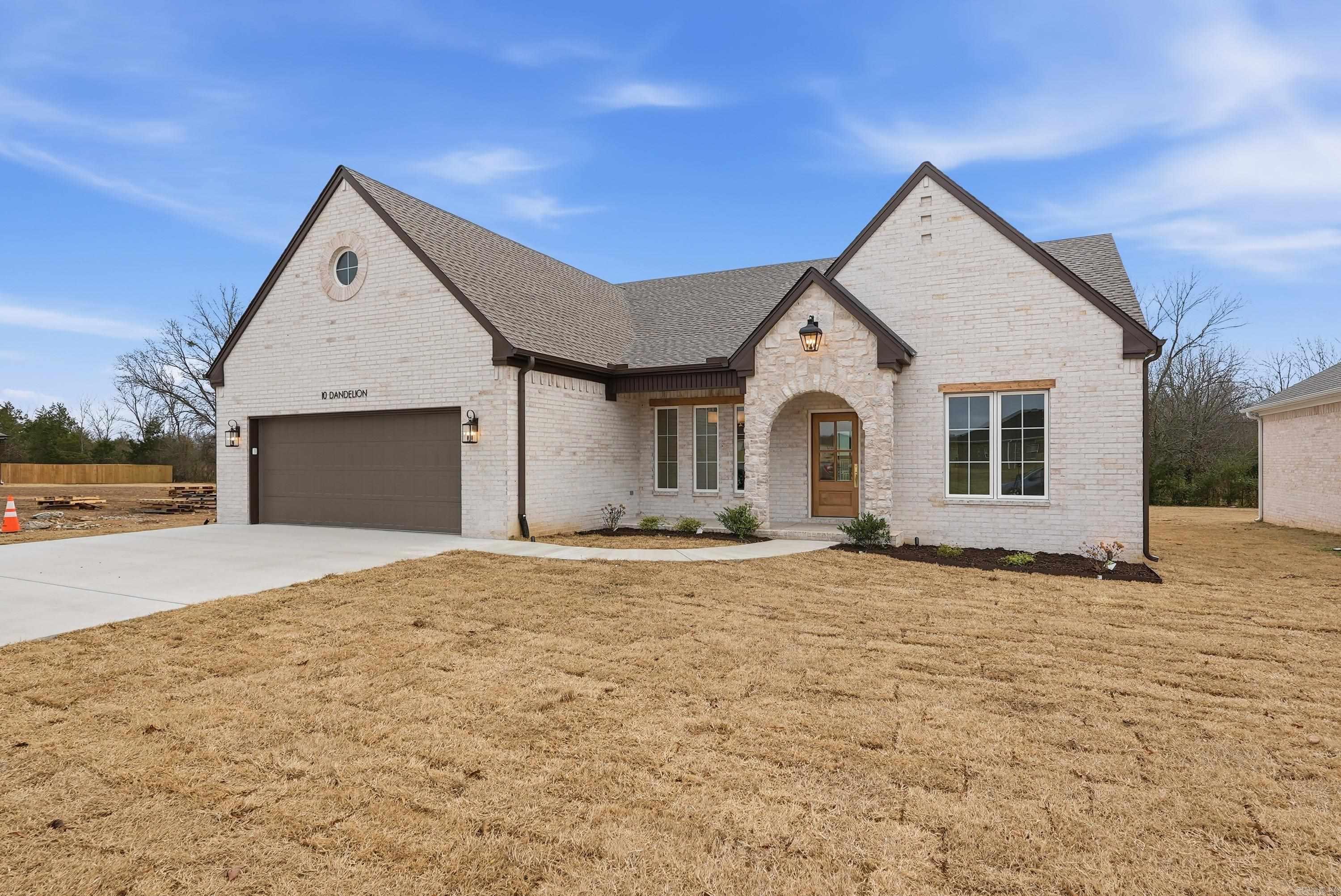 EAST MEADOW - Residential