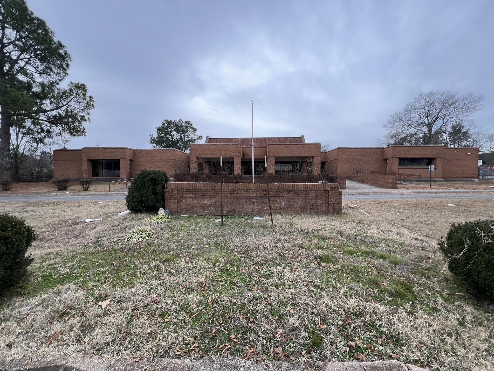 Wakefeild Village - Commercial Sale