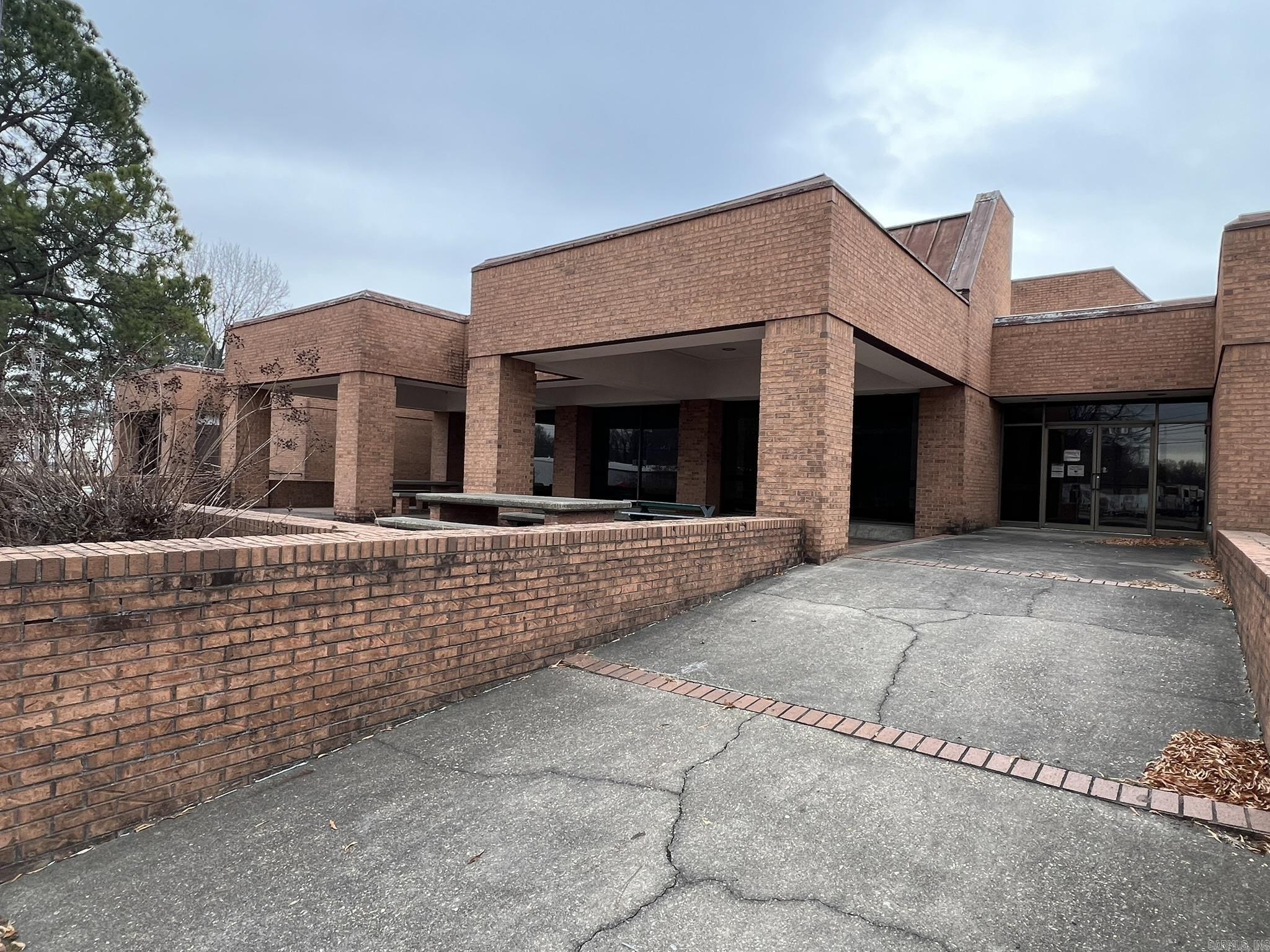 Wakefeild Village - Commercial Sale