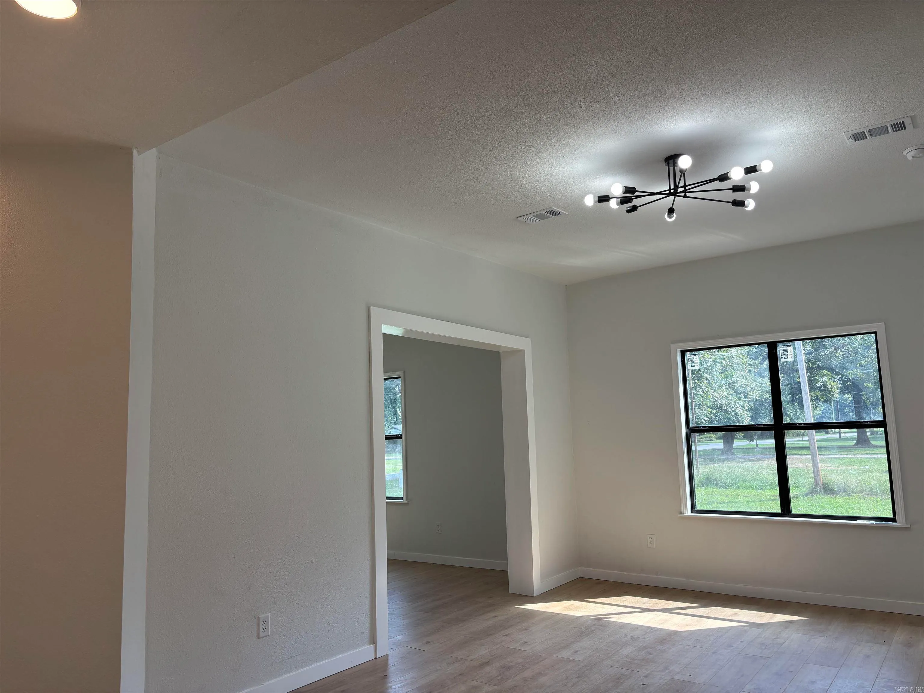 Lonoke, Arkansas 72086, United States, 3 Bedrooms Bedrooms, ,2 BathroomsBathrooms,Residential,Active,215376