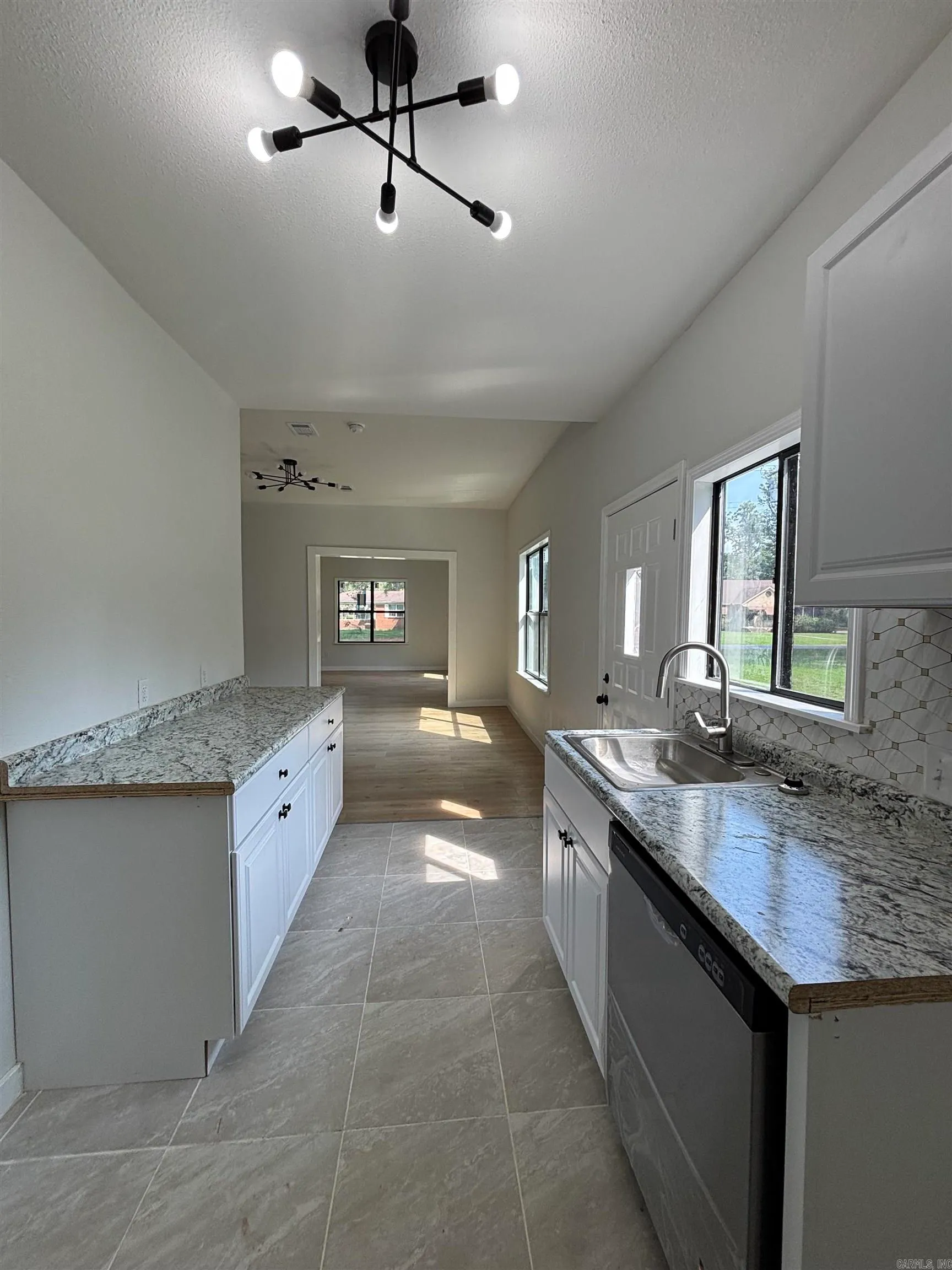 Lonoke, Arkansas 72086, United States, 3 Bedrooms Bedrooms, ,2 BathroomsBathrooms,Residential,Active,215376