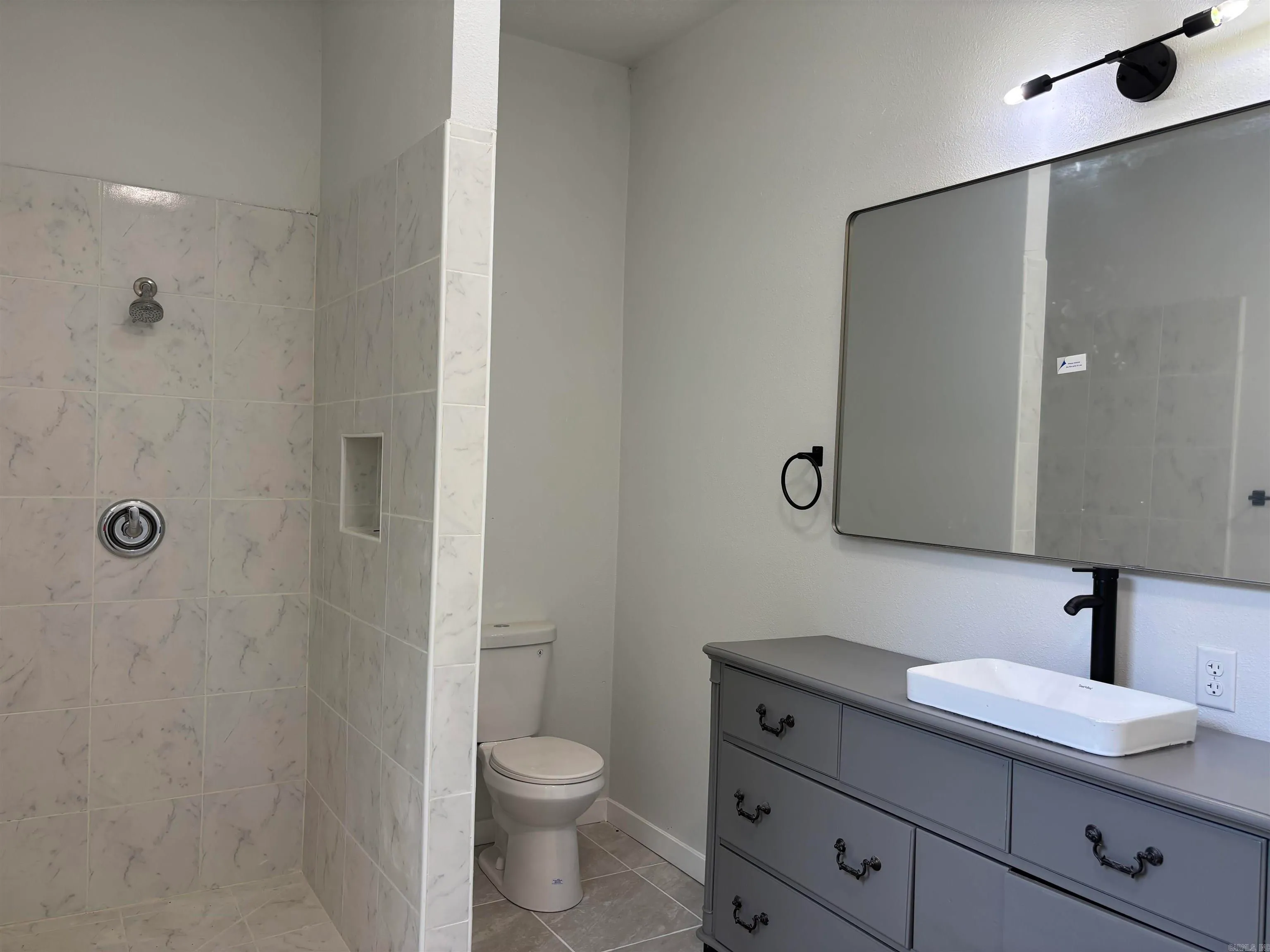 Lonoke, Arkansas 72086, United States, 3 Bedrooms Bedrooms, ,2 BathroomsBathrooms,Residential,Active,215376