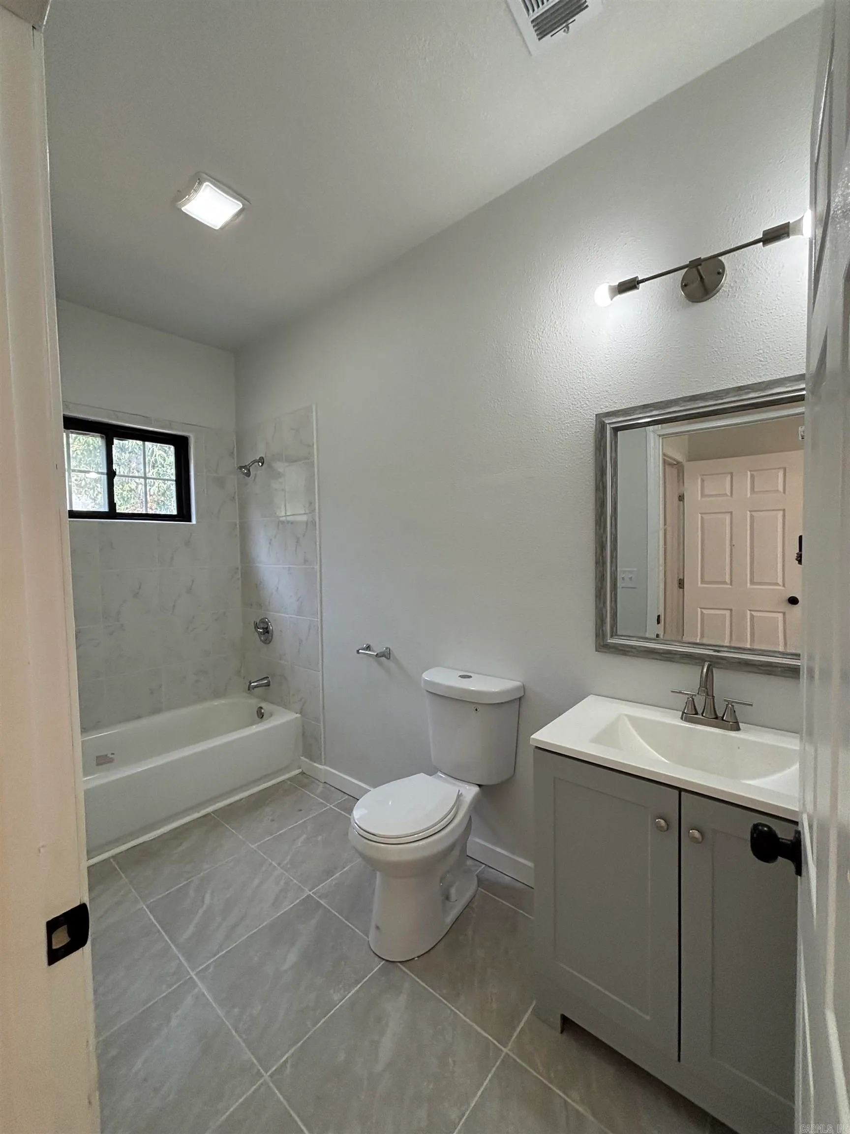 Lonoke, Arkansas 72086, United States, 3 Bedrooms Bedrooms, ,2 BathroomsBathrooms,Residential,Active,215376