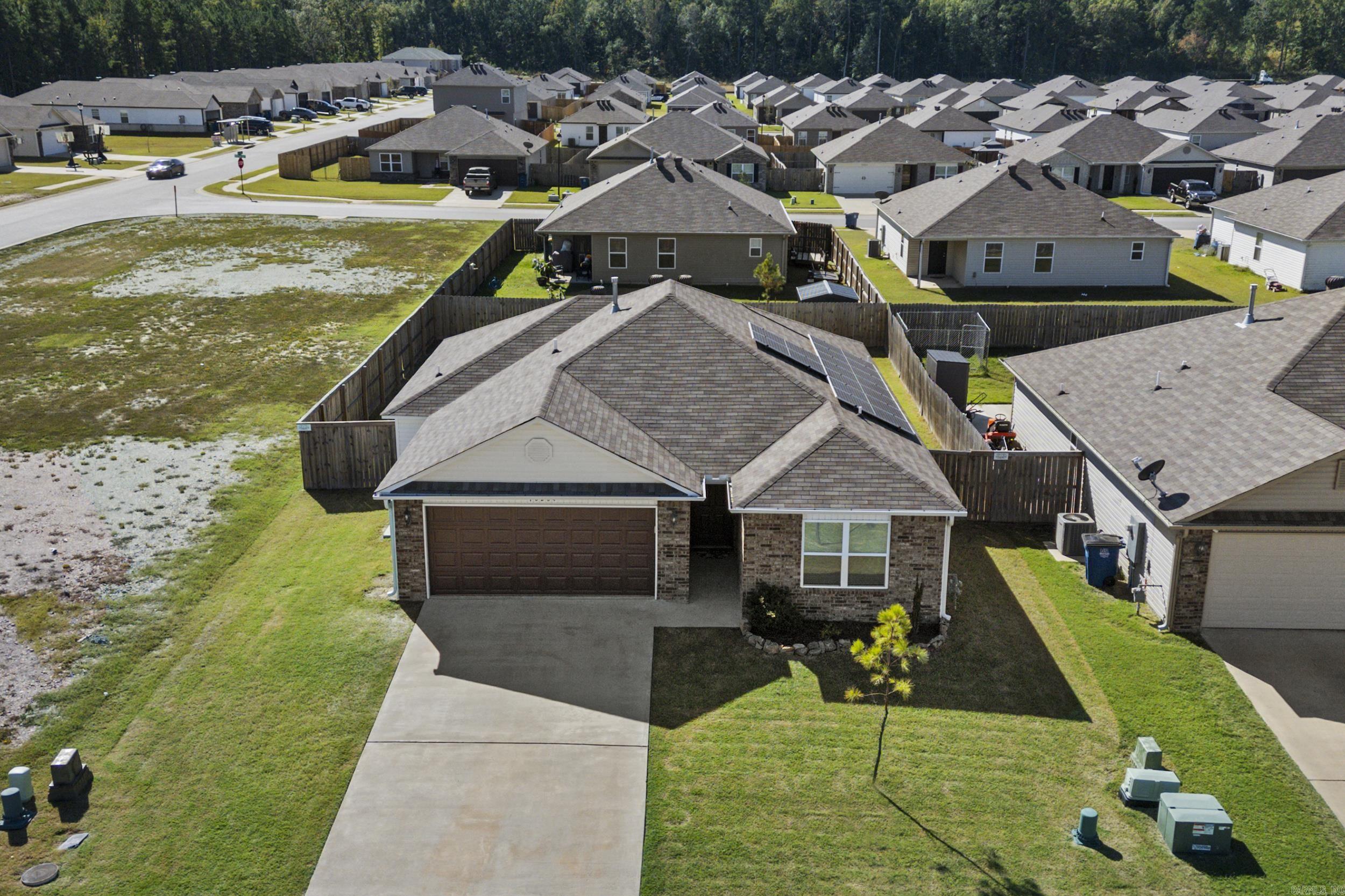 COUNTRY CLUB OF ARK THE - Residential