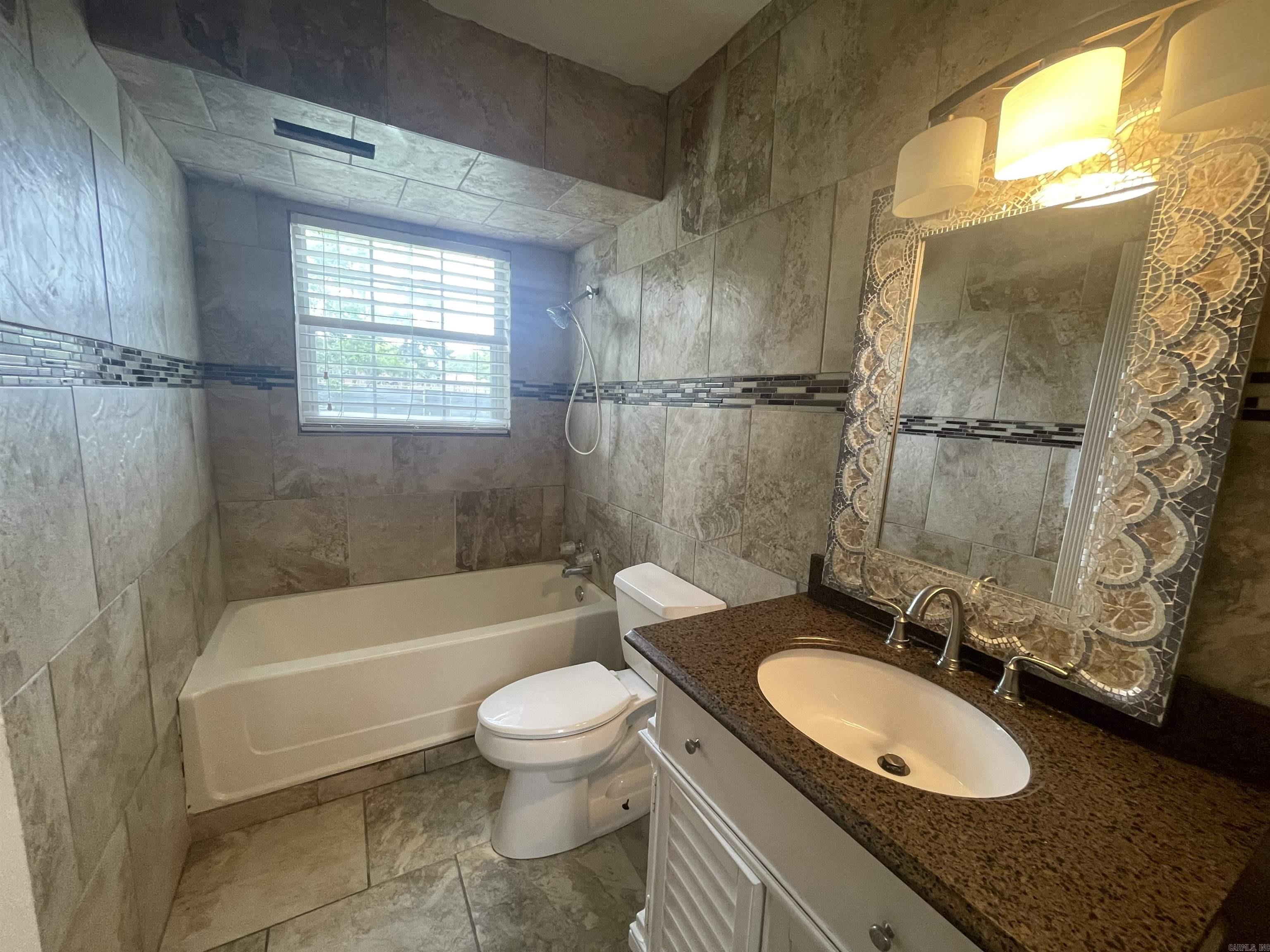 CASTLEWOOD - Residential