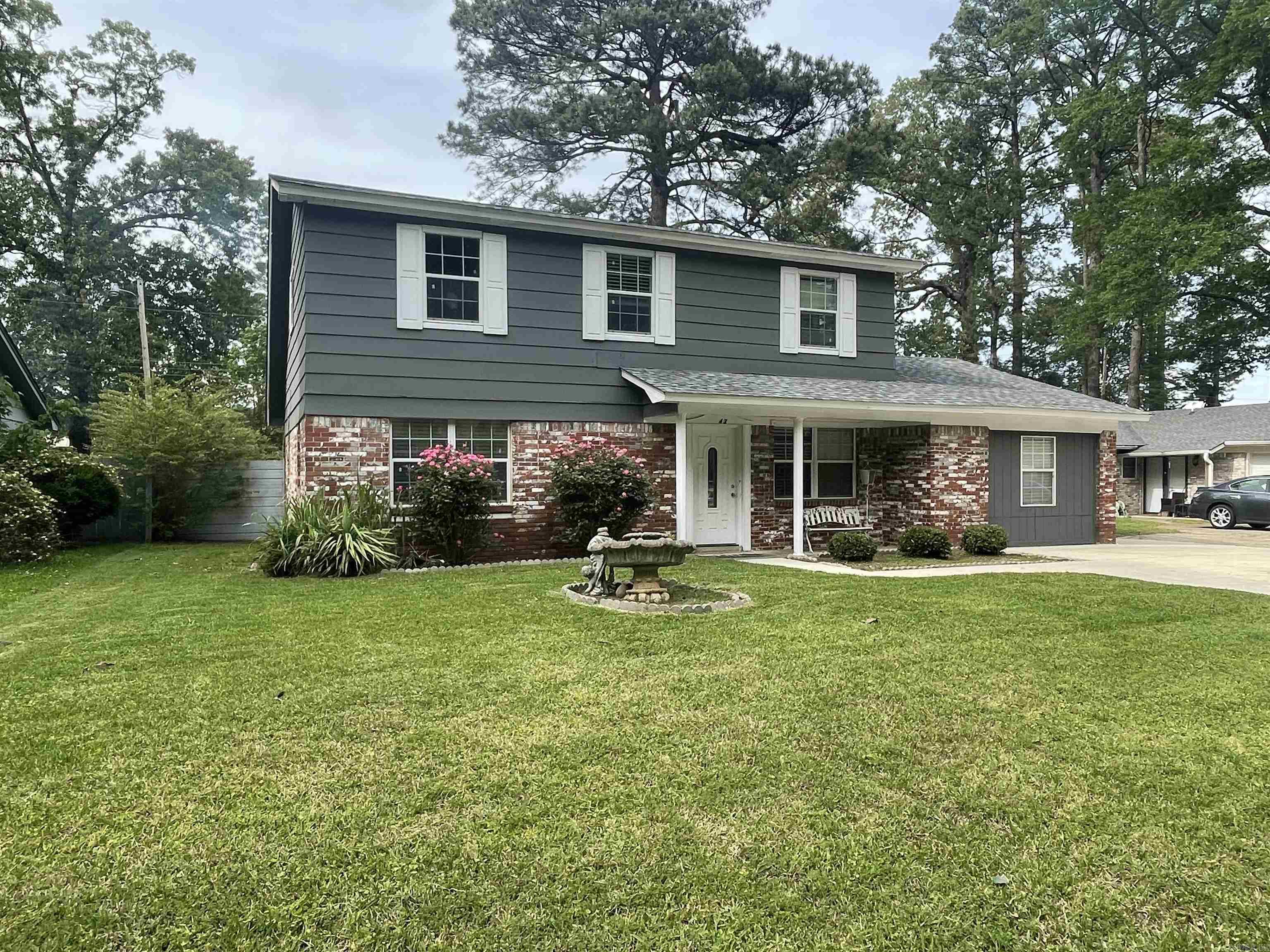 CASTLEWOOD - Residential