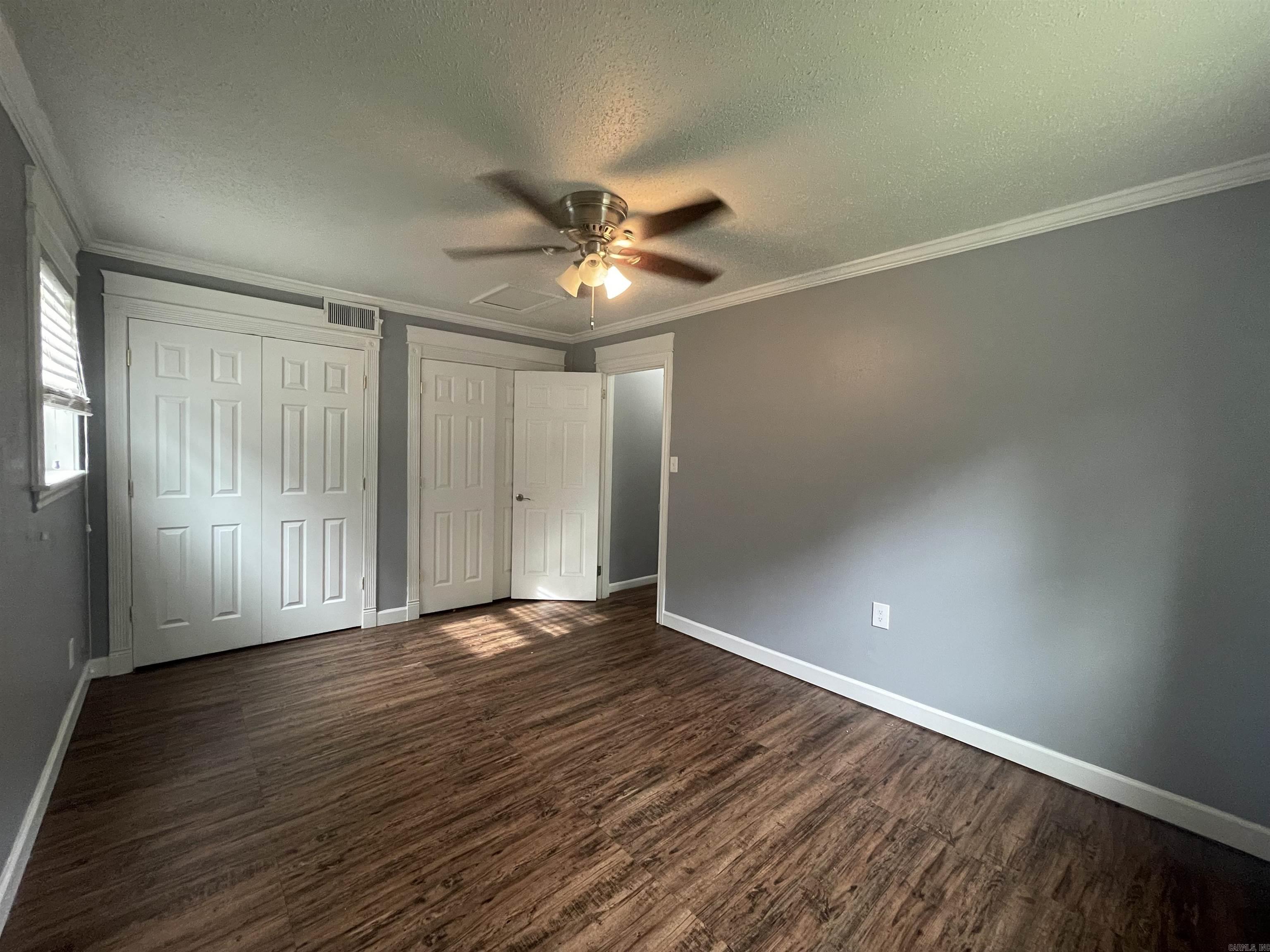 CASTLEWOOD - Residential