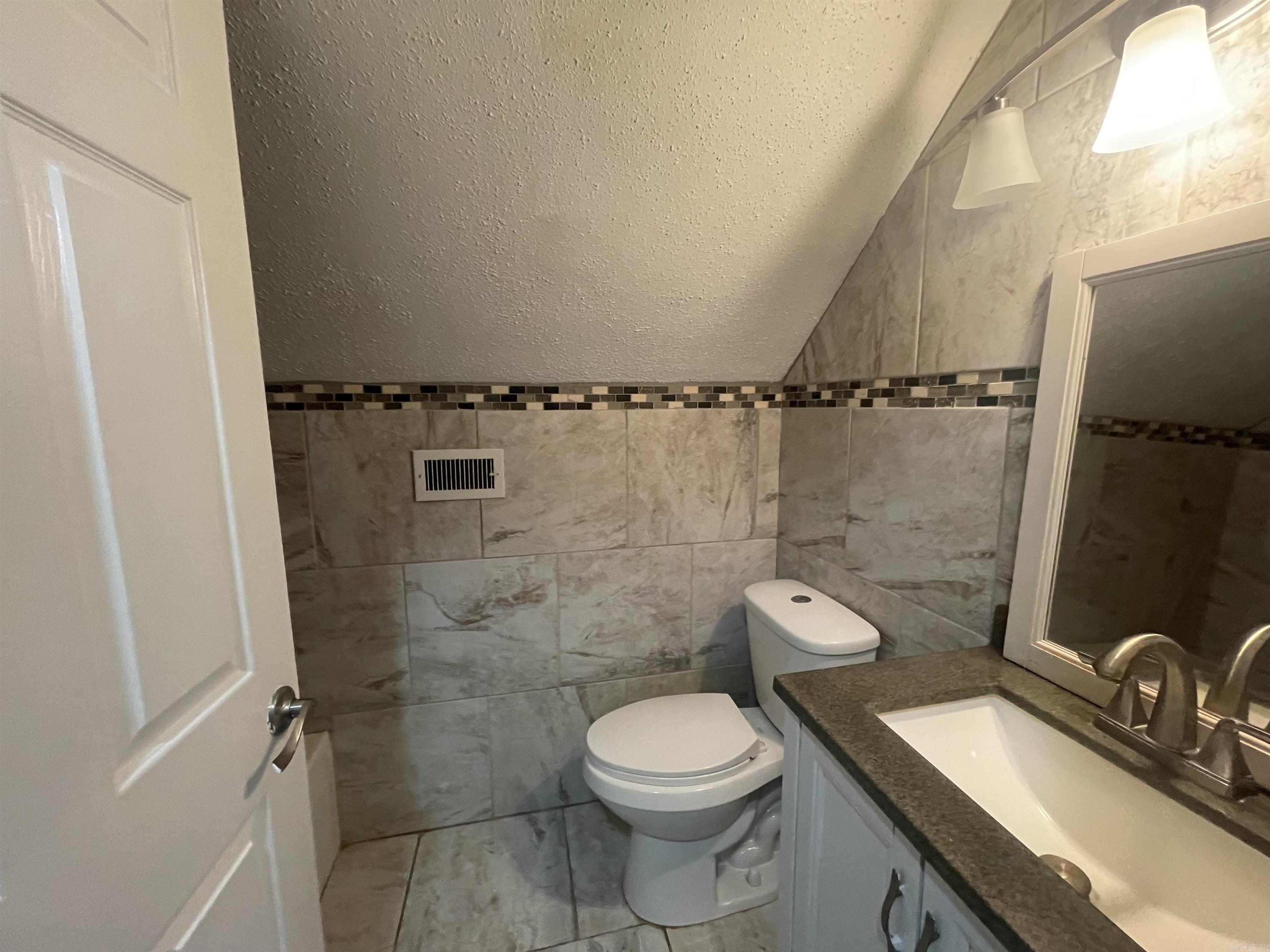 CASTLEWOOD - Residential