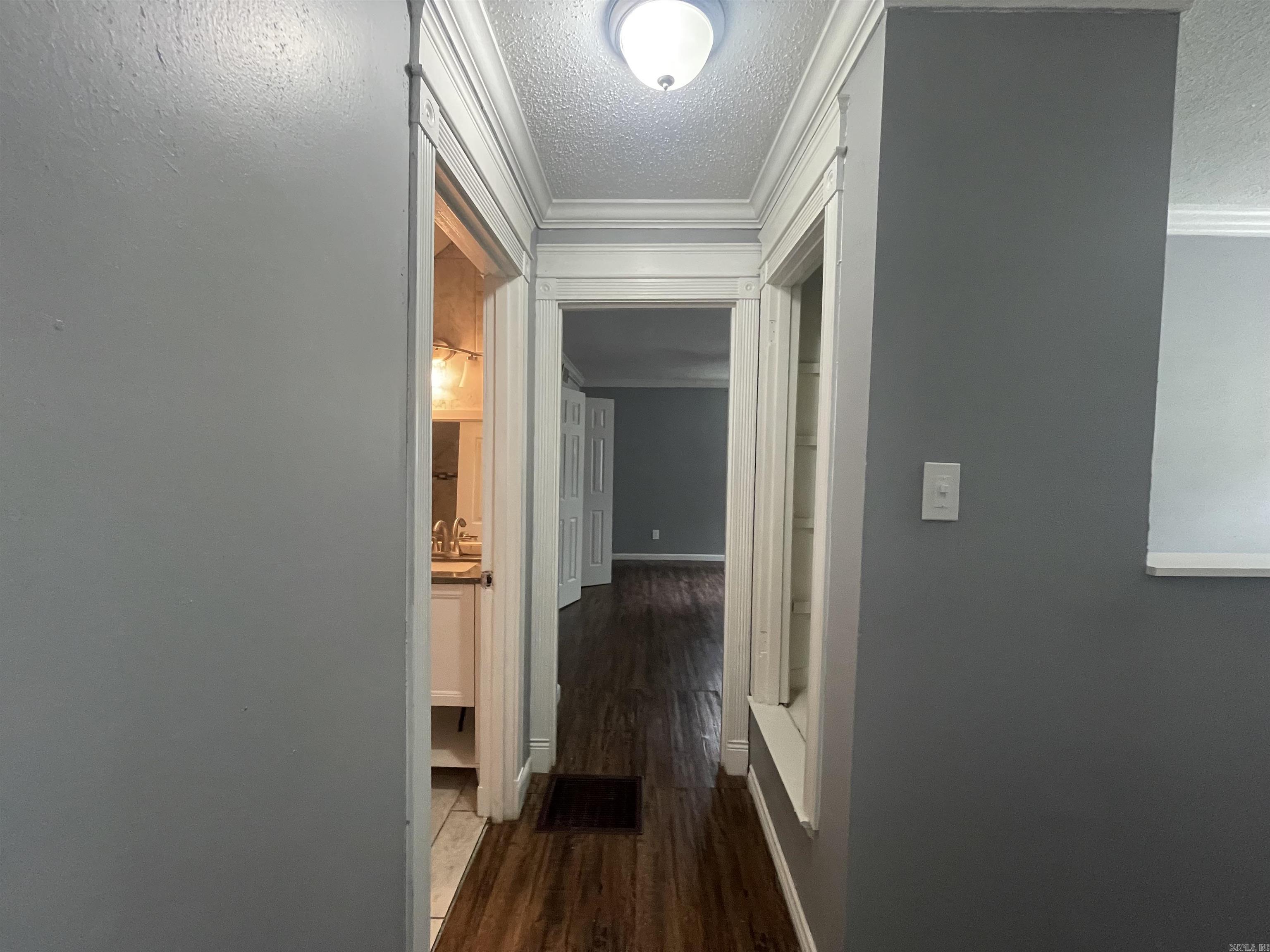 CASTLEWOOD - Residential