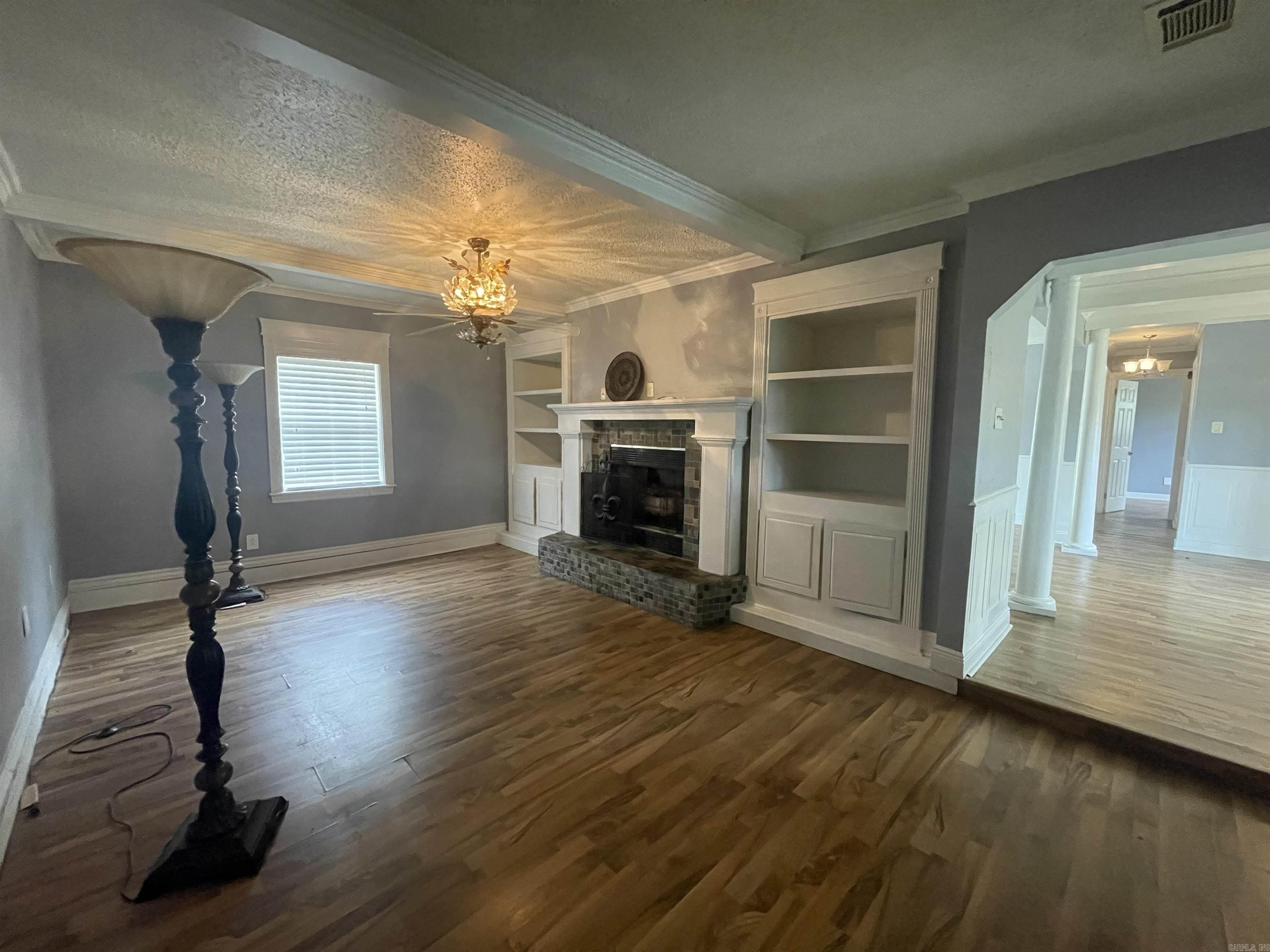 CASTLEWOOD - Residential
