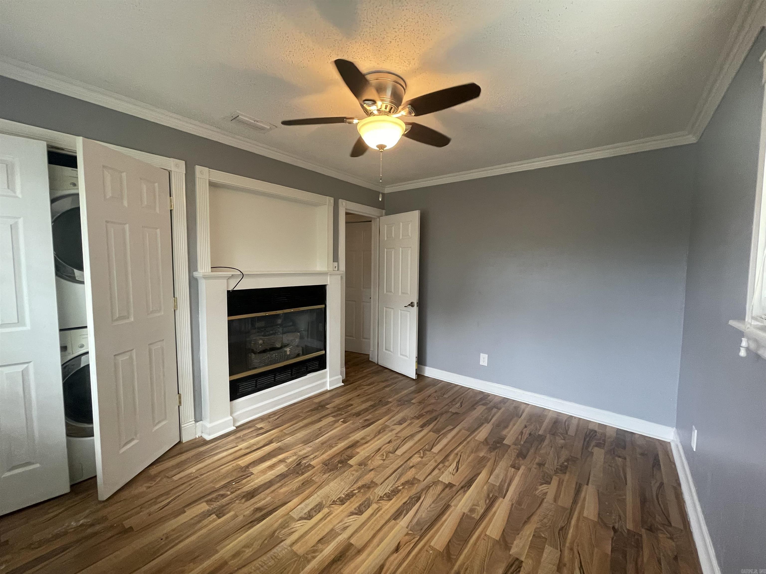 CASTLEWOOD - Residential