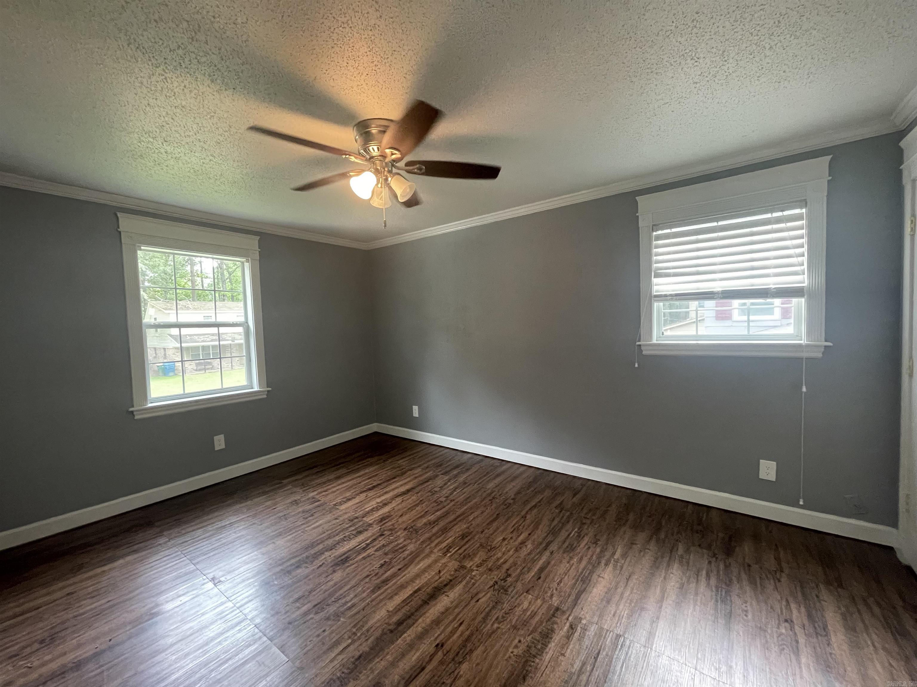 CASTLEWOOD - Residential