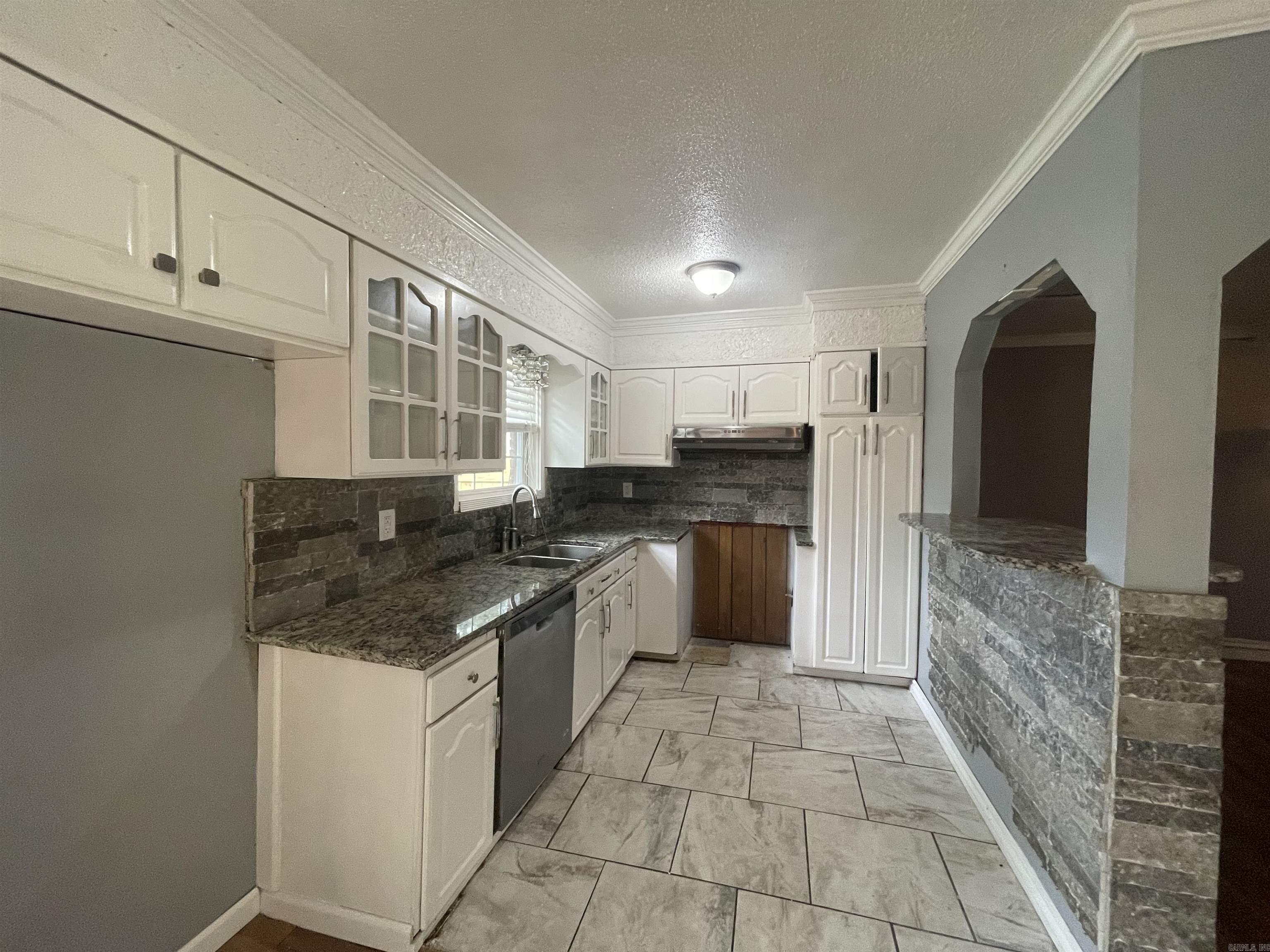CASTLEWOOD - Residential