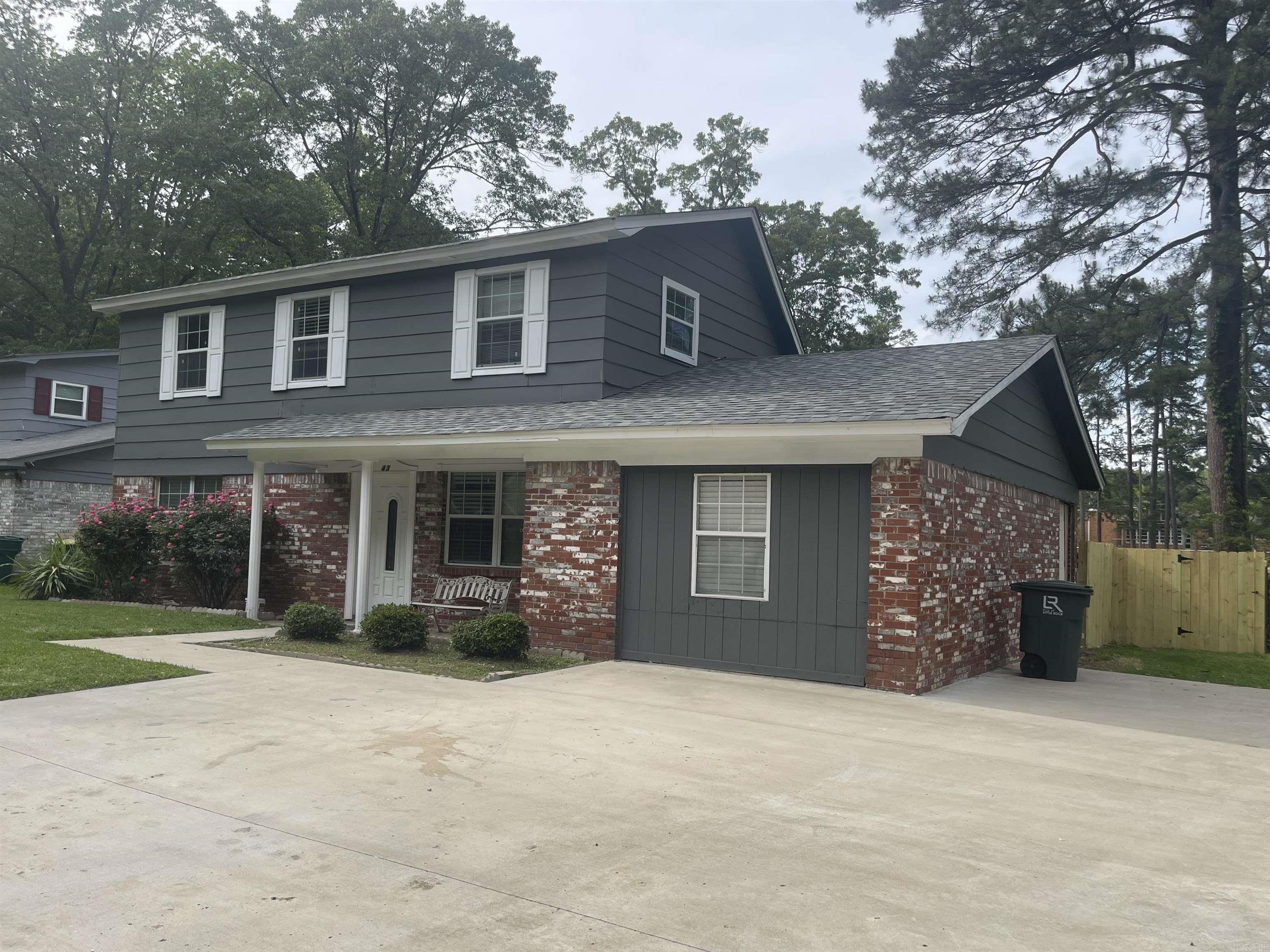 CASTLEWOOD - Residential