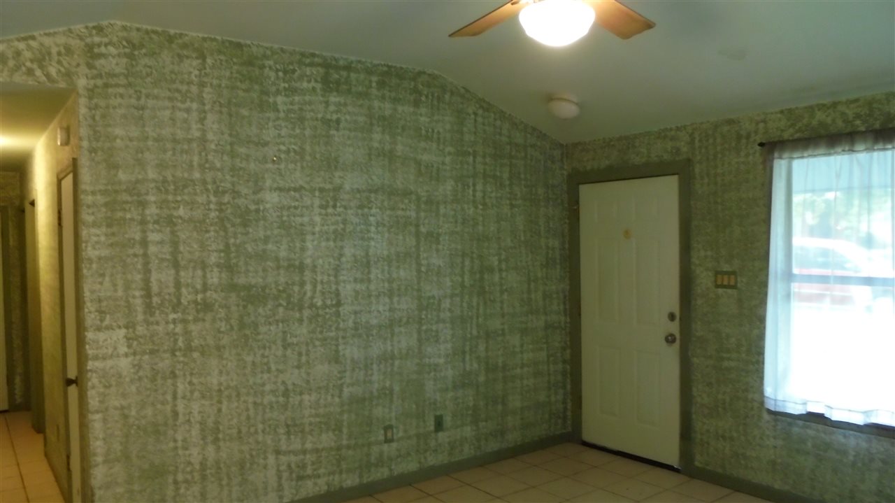 Country Club Manor - Residential